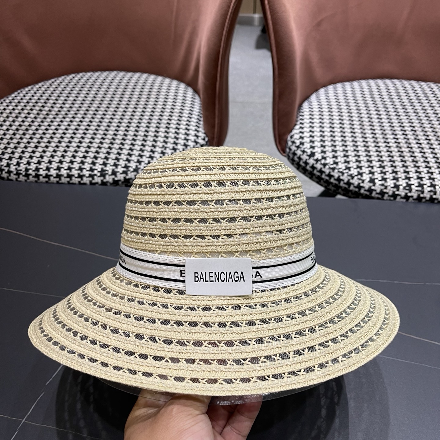 巴黎世家Balenciaga早春新款韩版休闲时尚，名媛必备！遮阳帽女镂空草帽防紫外线大檐遮脸防晒太阳渔夫