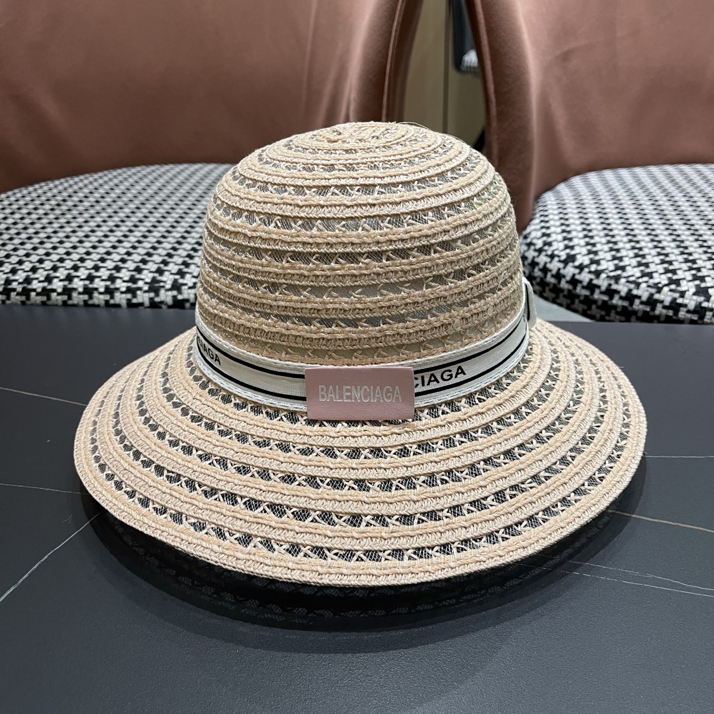 巴黎世家Balenciaga早春新款韩版休闲时尚，名媛必备！遮阳帽女镂空草帽防紫外线大檐遮脸防晒太阳渔夫