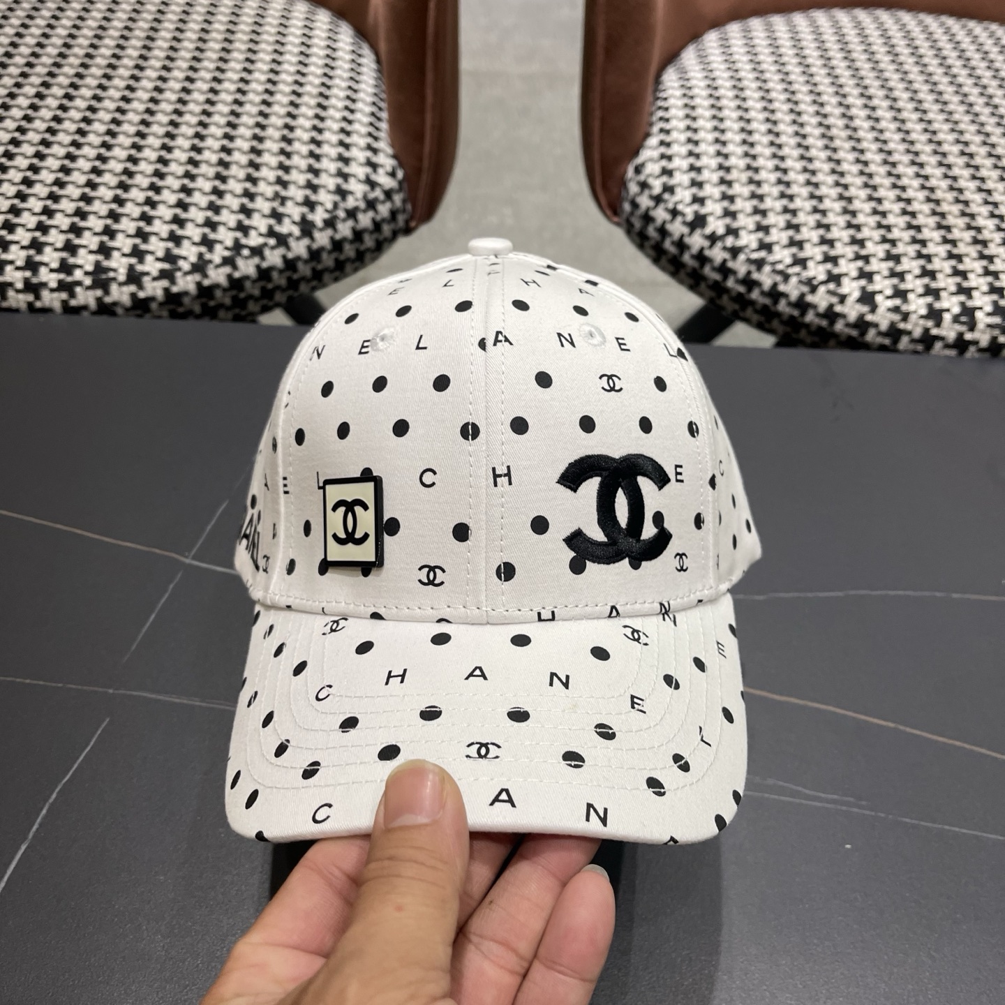 Chanel(香奈儿)经典原单棒球帽，原版帆布料轻盈透气！质量超赞，基础头围56，贴片可调节。