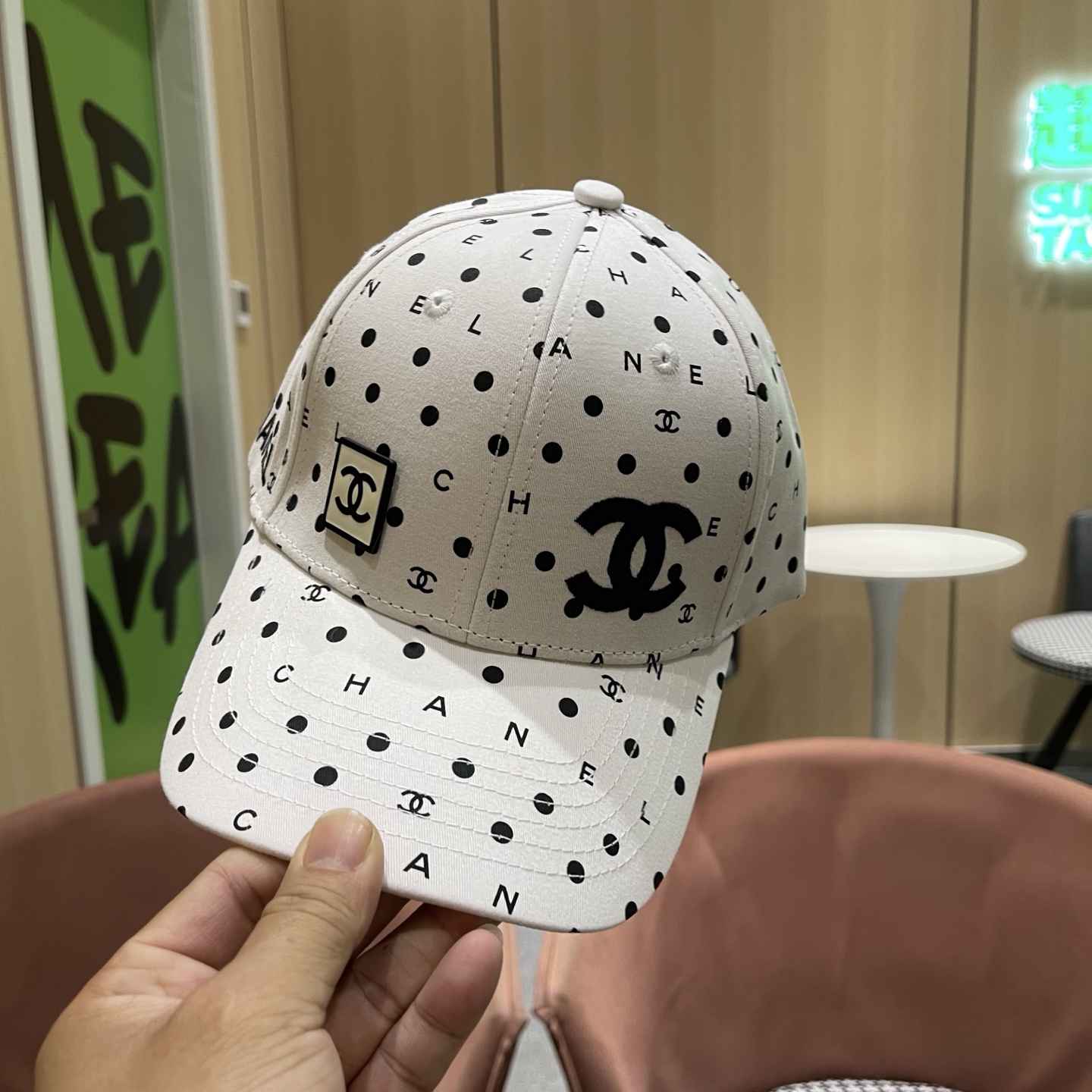 Chanel(香奈儿)经典原单棒球帽，原版帆布料轻盈透气！质量超赞，基础头围56，贴片可调节。