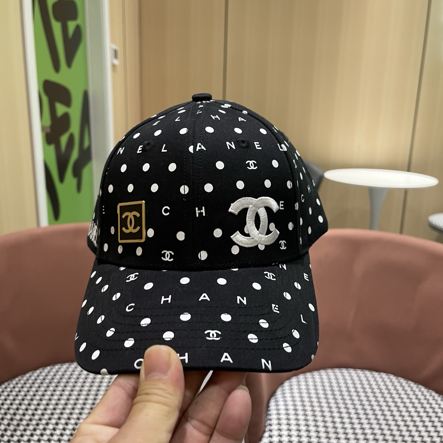 Chanel(香奈儿)经典原单棒球帽，原版帆布料轻盈透气！质量超赞，基础头围56，贴片可调节。