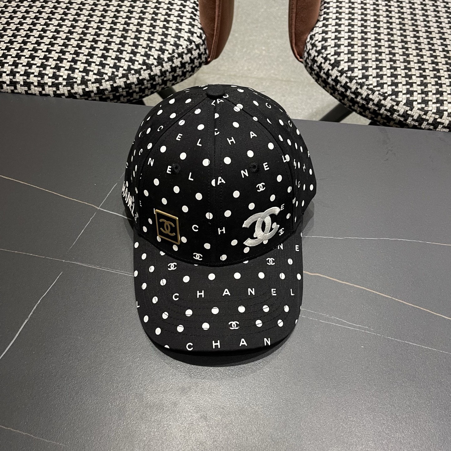 Chanel(香奈儿)经典原单棒球帽，原版帆布料轻盈透气！质量超赞，基础头围56，贴片可调节。