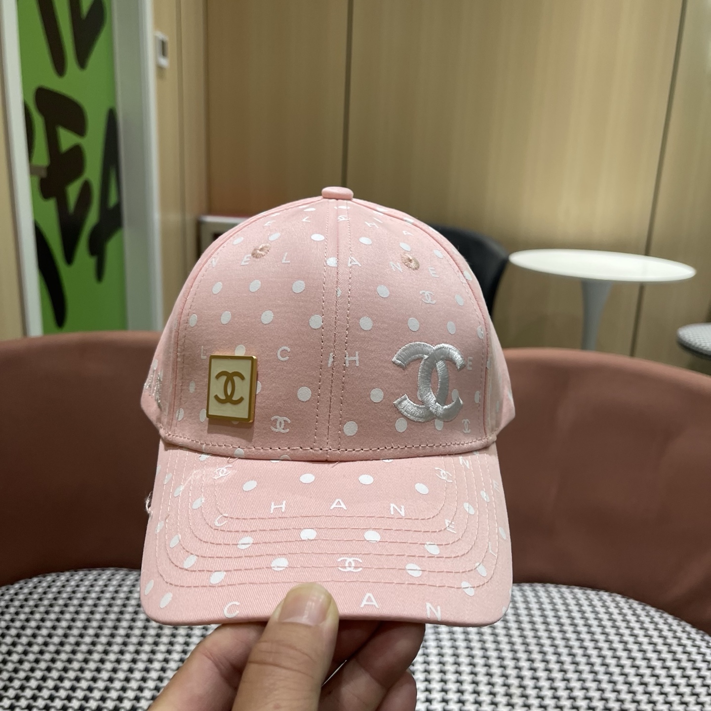 Chanel(香奈儿)经典原单棒球帽，原版帆布料轻盈透气！质量超赞，基础头围56，贴片可调节。