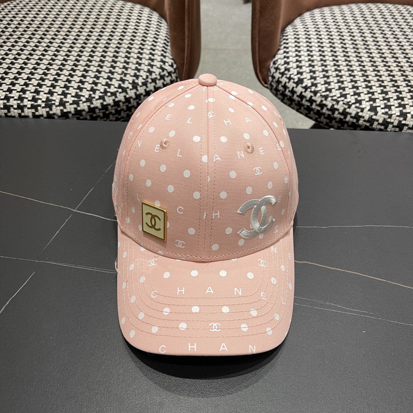 Chanel(香奈儿)经典原单棒球帽，原版帆布料轻盈透气！质量超赞，基础头围56，贴片可调节。
