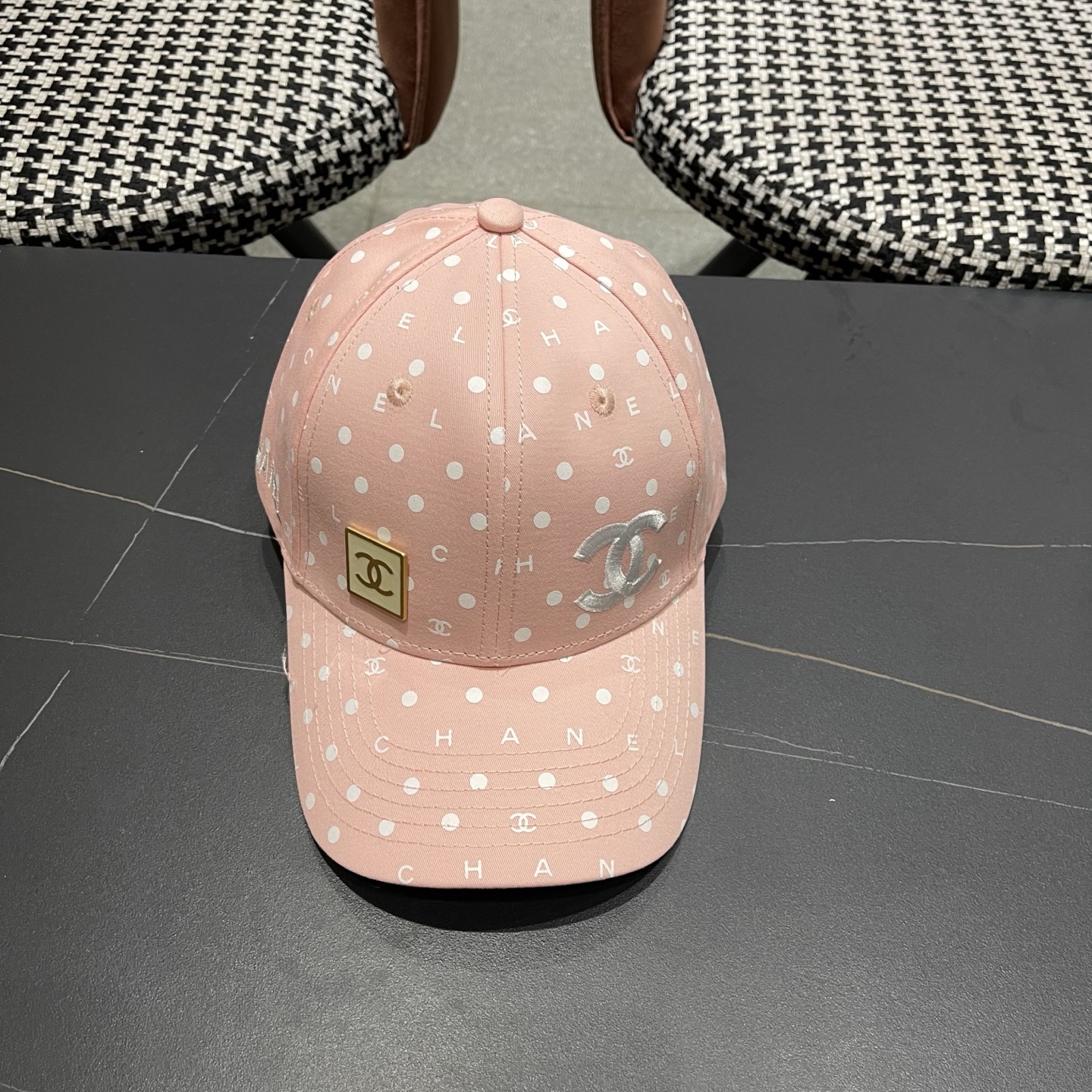 Chanel(香奈儿)经典原单棒球帽，原版帆布料轻盈透气！质量超赞，基础头围56，贴片可调节。
