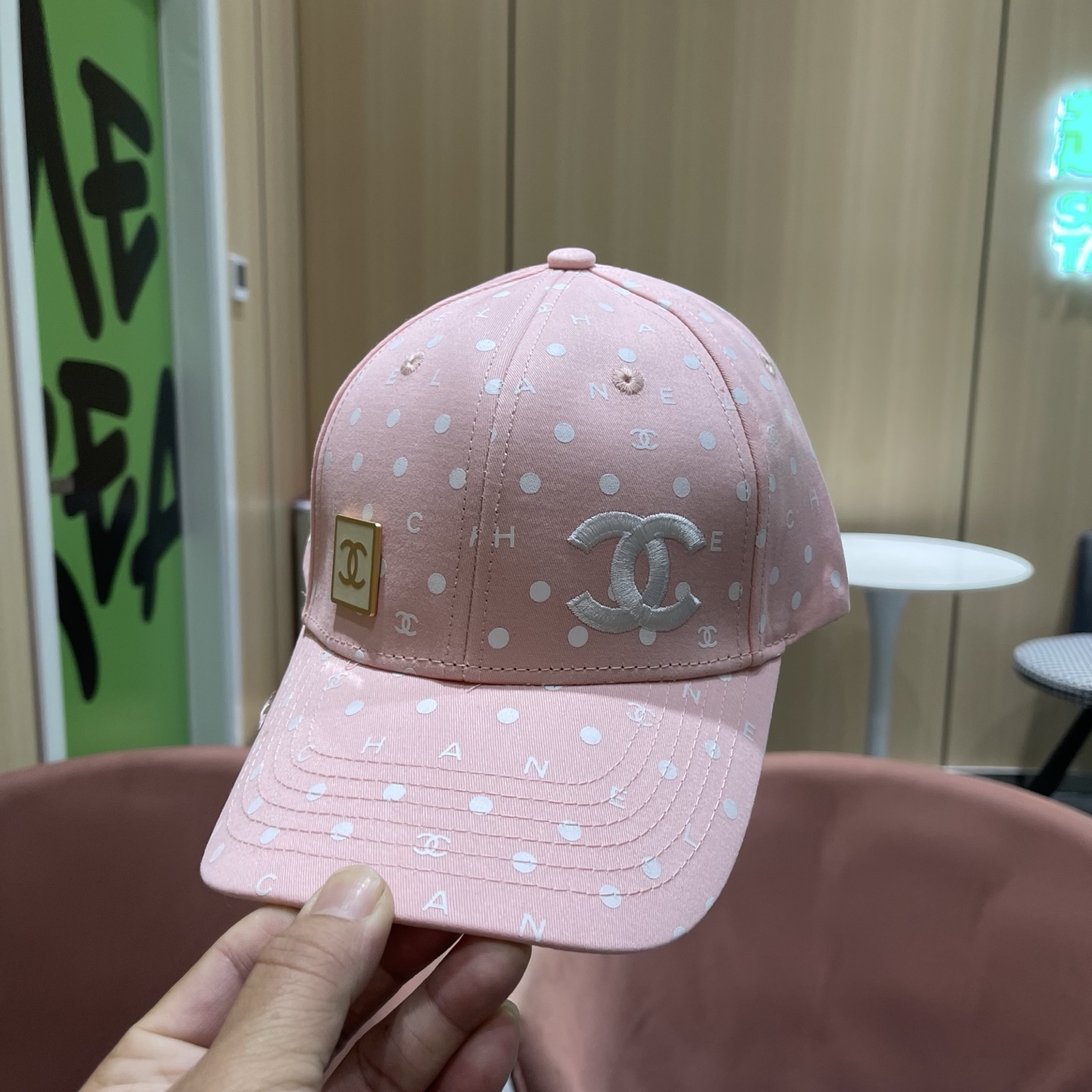 Chanel(香奈儿)经典原单棒球帽，原版帆布料轻盈透气！质量超赞，基础头围56，贴片可调节。