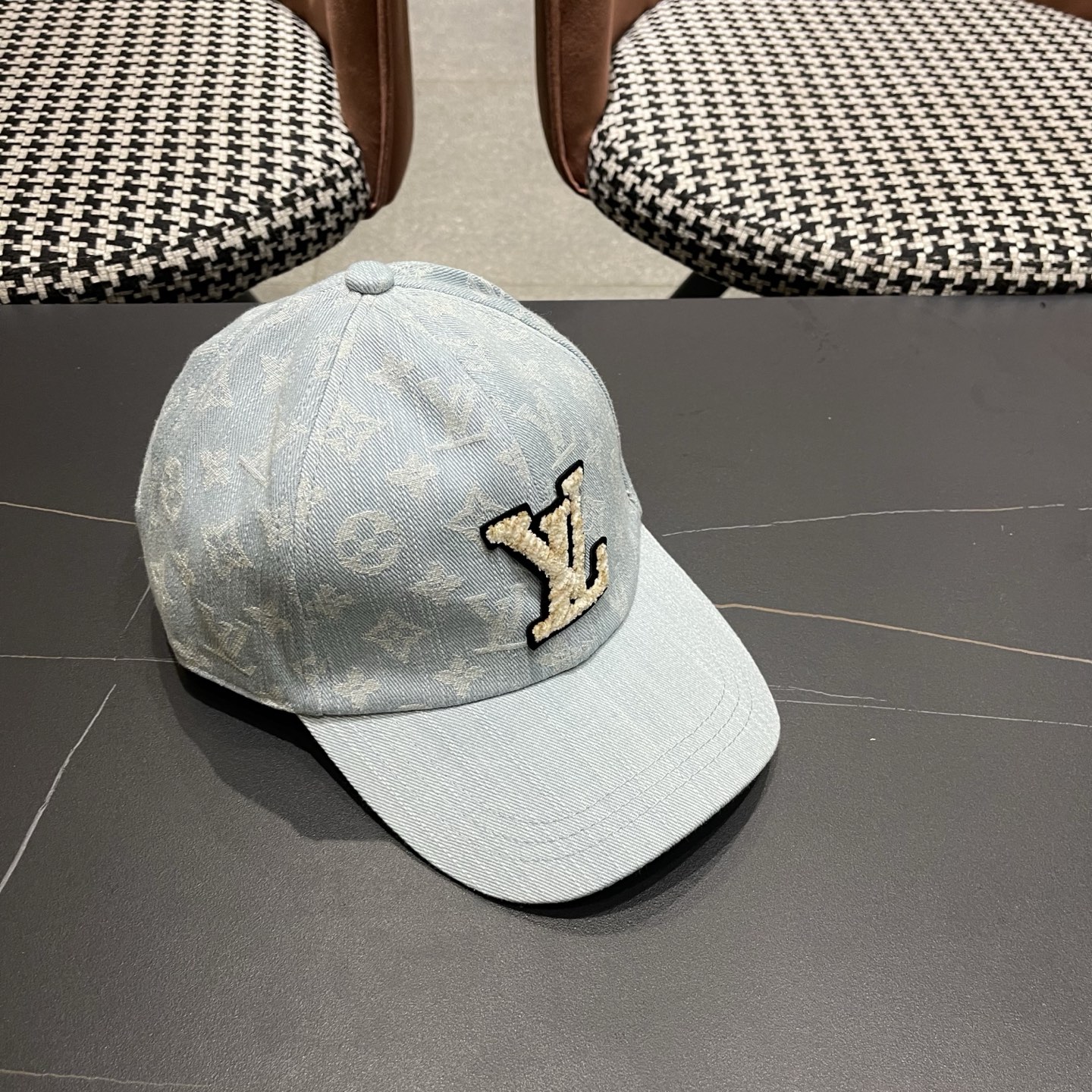 LV路易威登 新款原单棒球帽，LV渐变提花质量超赞，基础头围56，贴片可调节。