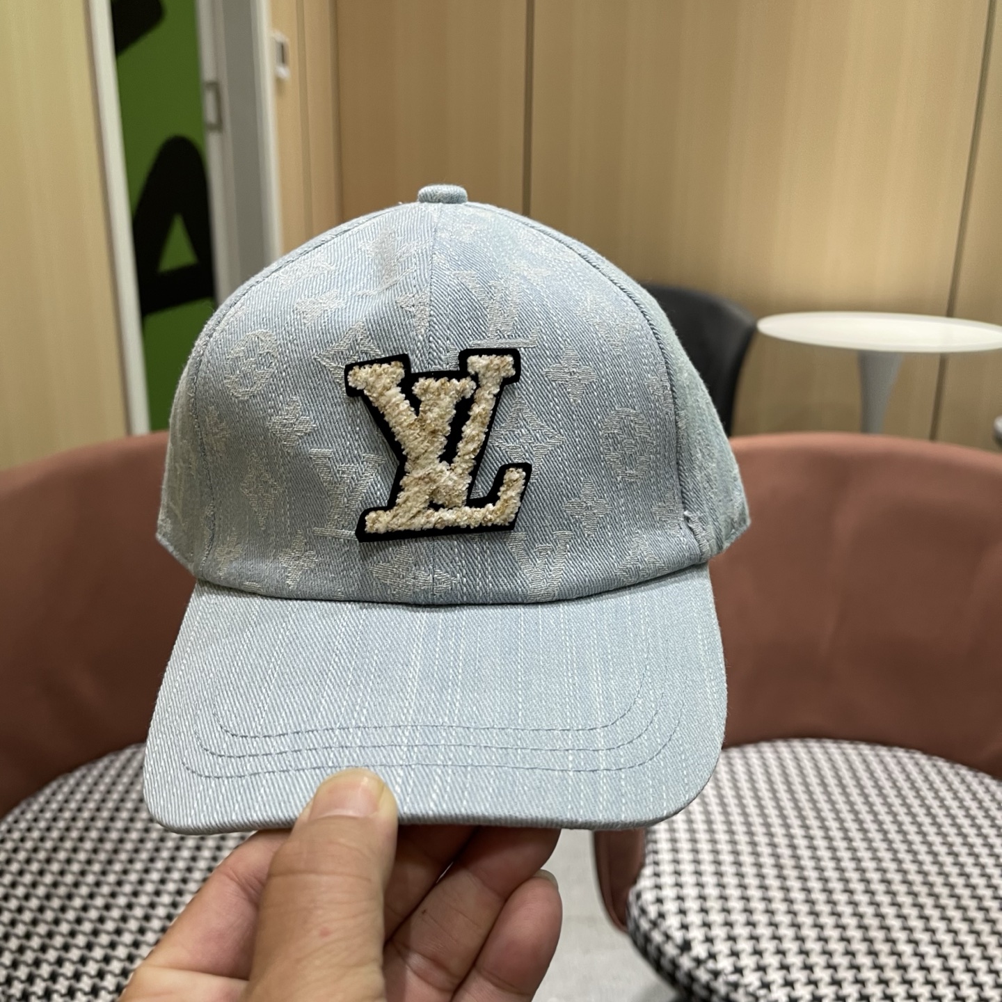 LV路易威登 新款原单棒球帽，LV渐变提花质量超赞，基础头围56，贴片可调节。