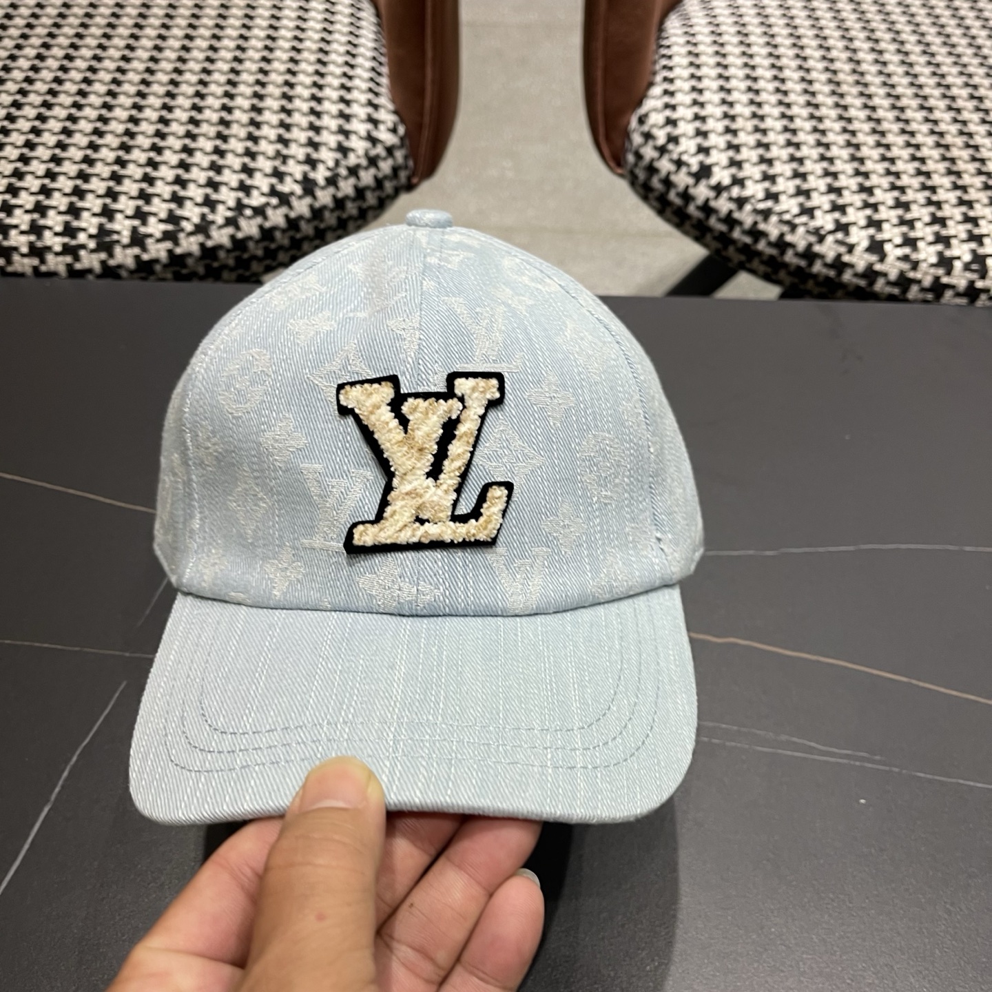 LV路易威登 新款原单棒球帽，LV渐变提花质量超赞，基础头围56，贴片可调节。
