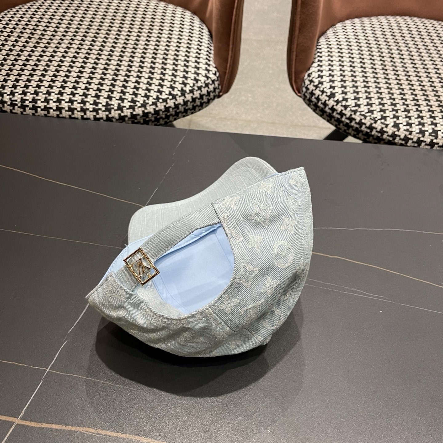 LV路易威登 新款原单棒球帽，LV渐变提花质量超赞，基础头围56，贴片可调节。