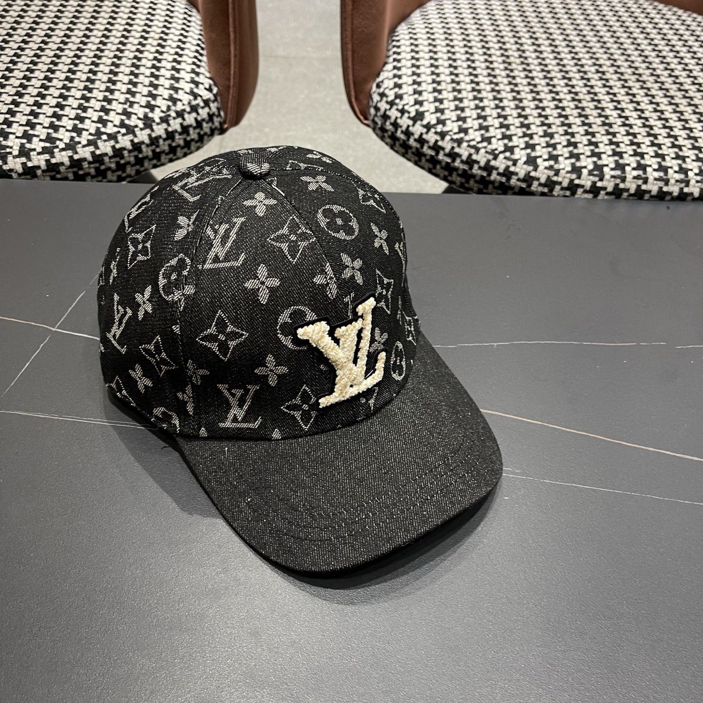 LV路易威登 新款原单棒球帽，LV渐变提花质量超赞，基础头围56，贴片可调节。