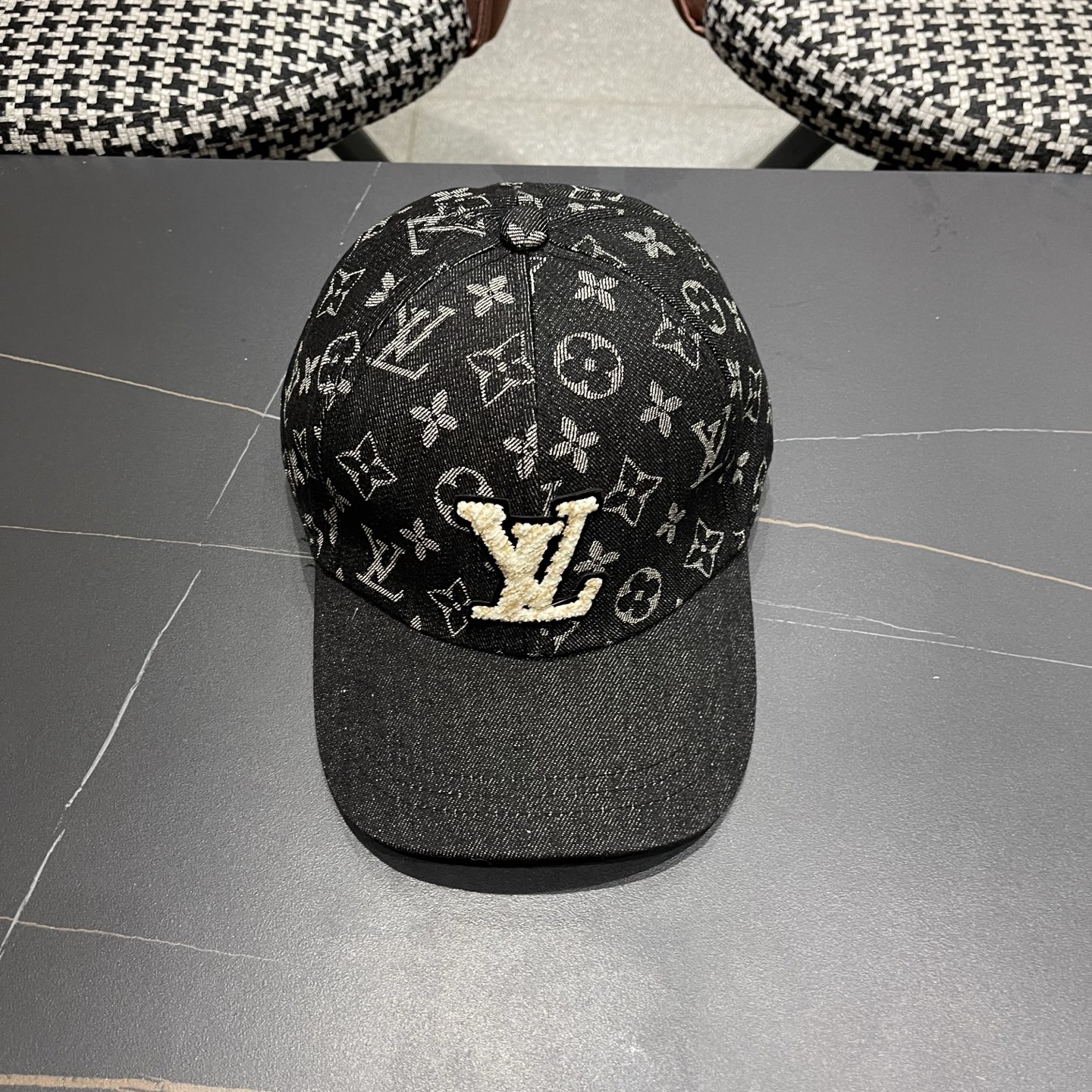 LV路易威登 新款原单棒球帽，LV渐变提花质量超赞，基础头围56，贴片可调节。