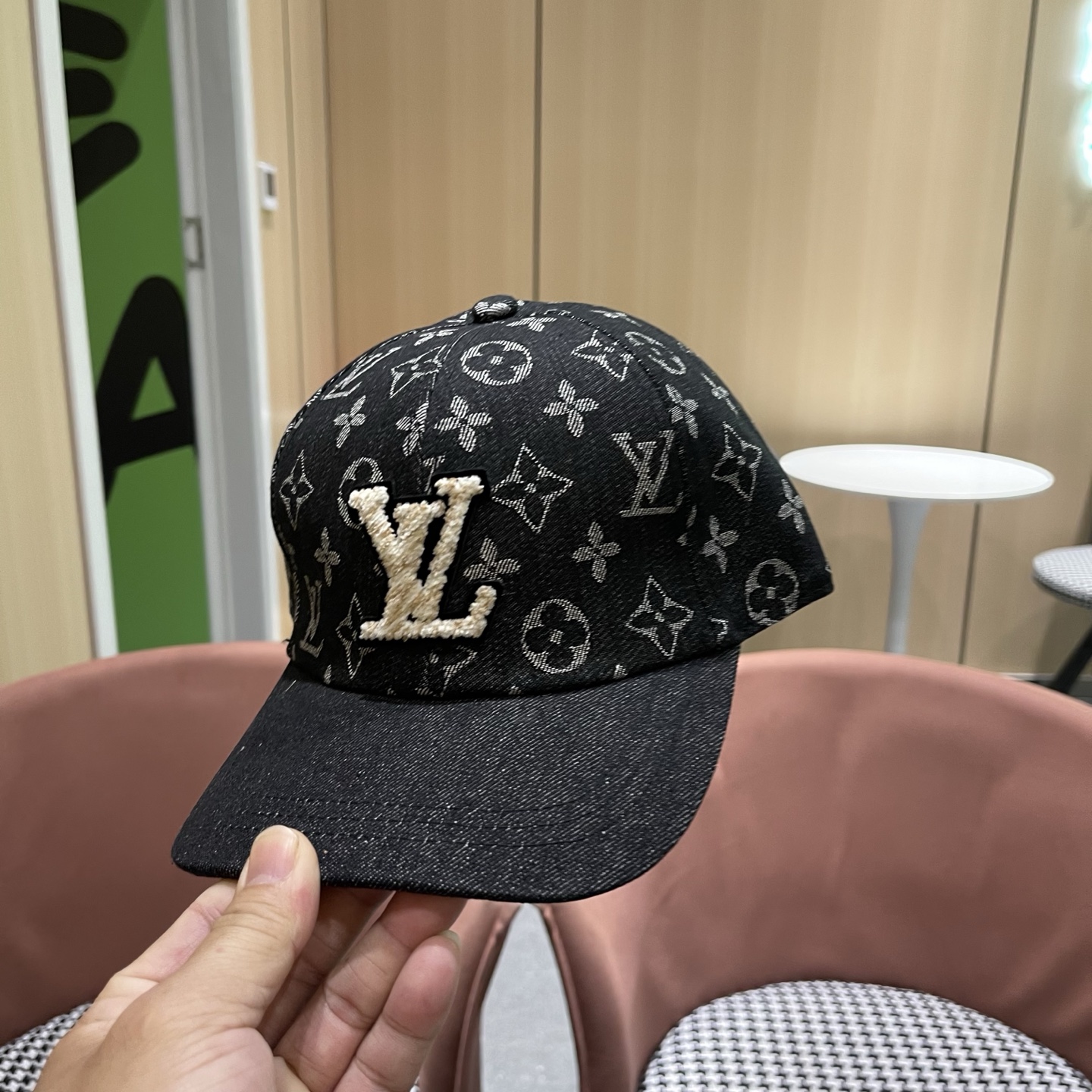 LV路易威登 新款原单棒球帽，LV渐变提花质量超赞，基础头围56，贴片可调节。
