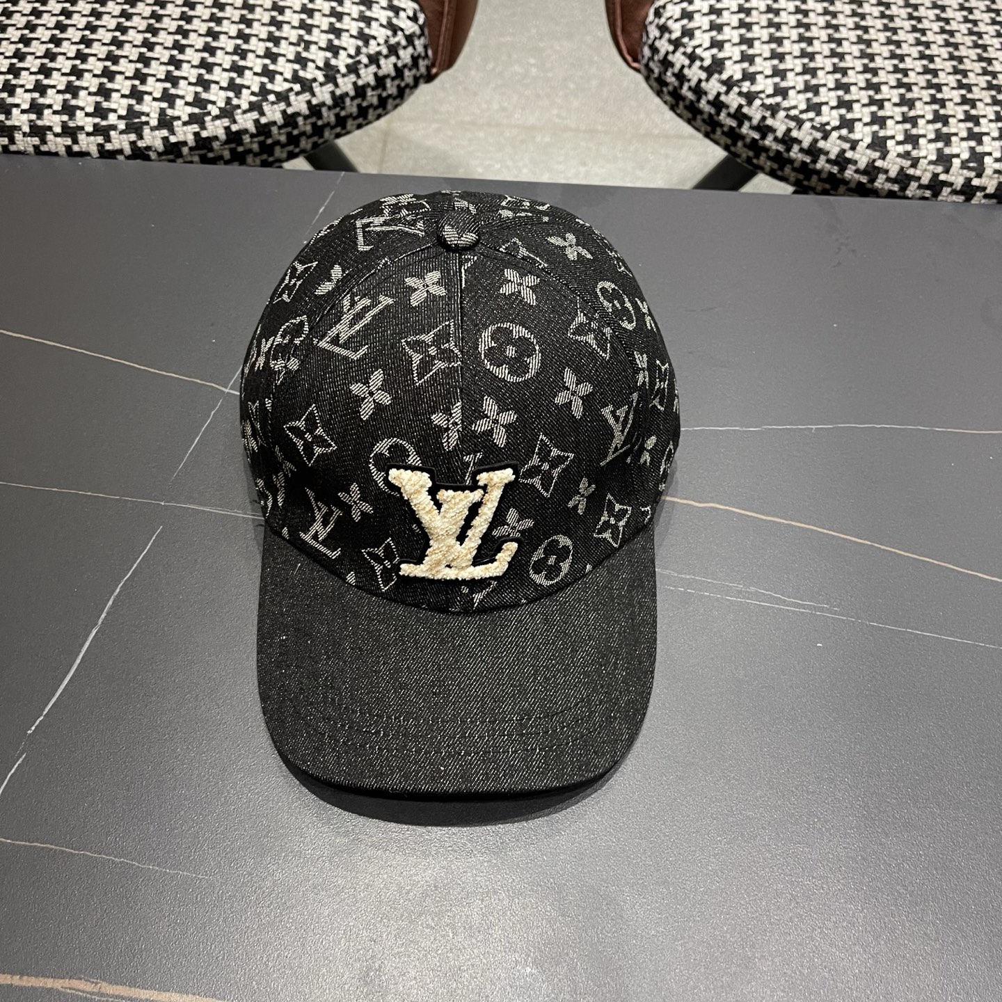 LV路易威登 新款原单棒球帽，LV渐变提花质量超赞，基础头围56，贴片可调节。