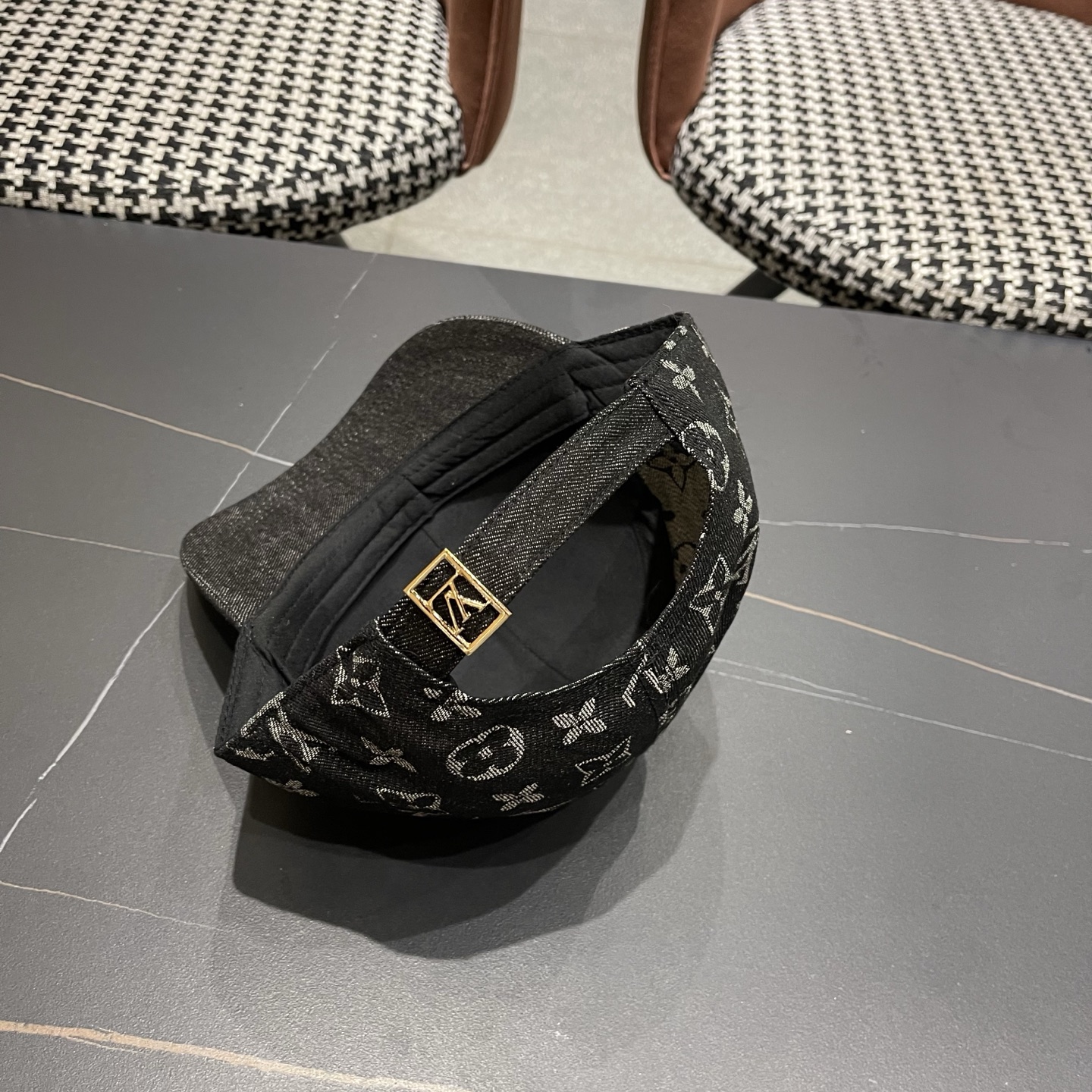 LV路易威登 新款原单棒球帽，LV渐变提花质量超赞，基础头围56，贴片可调节。