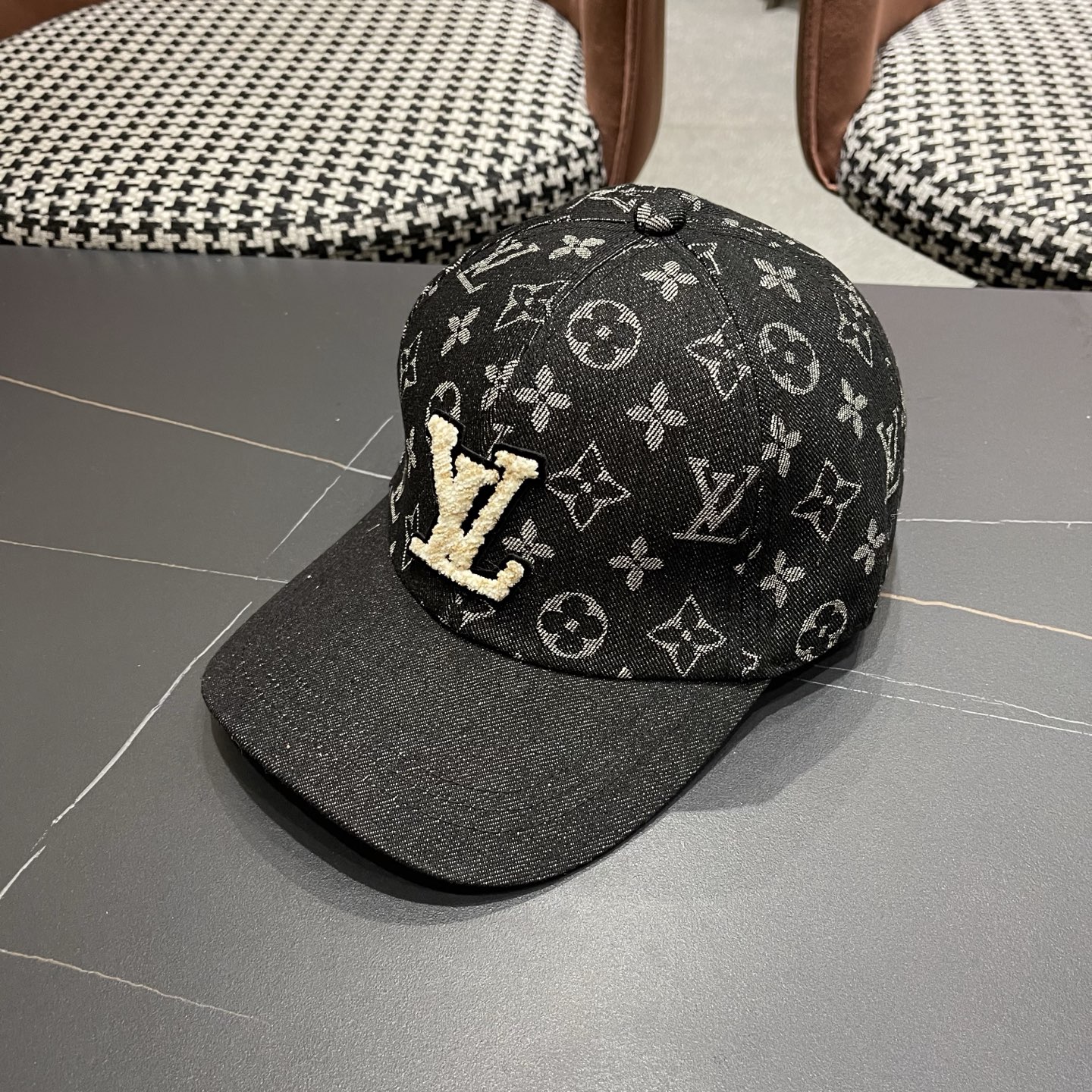 LV路易威登 新款原单棒球帽，LV渐变提花质量超赞，基础头围56，贴片可调节。