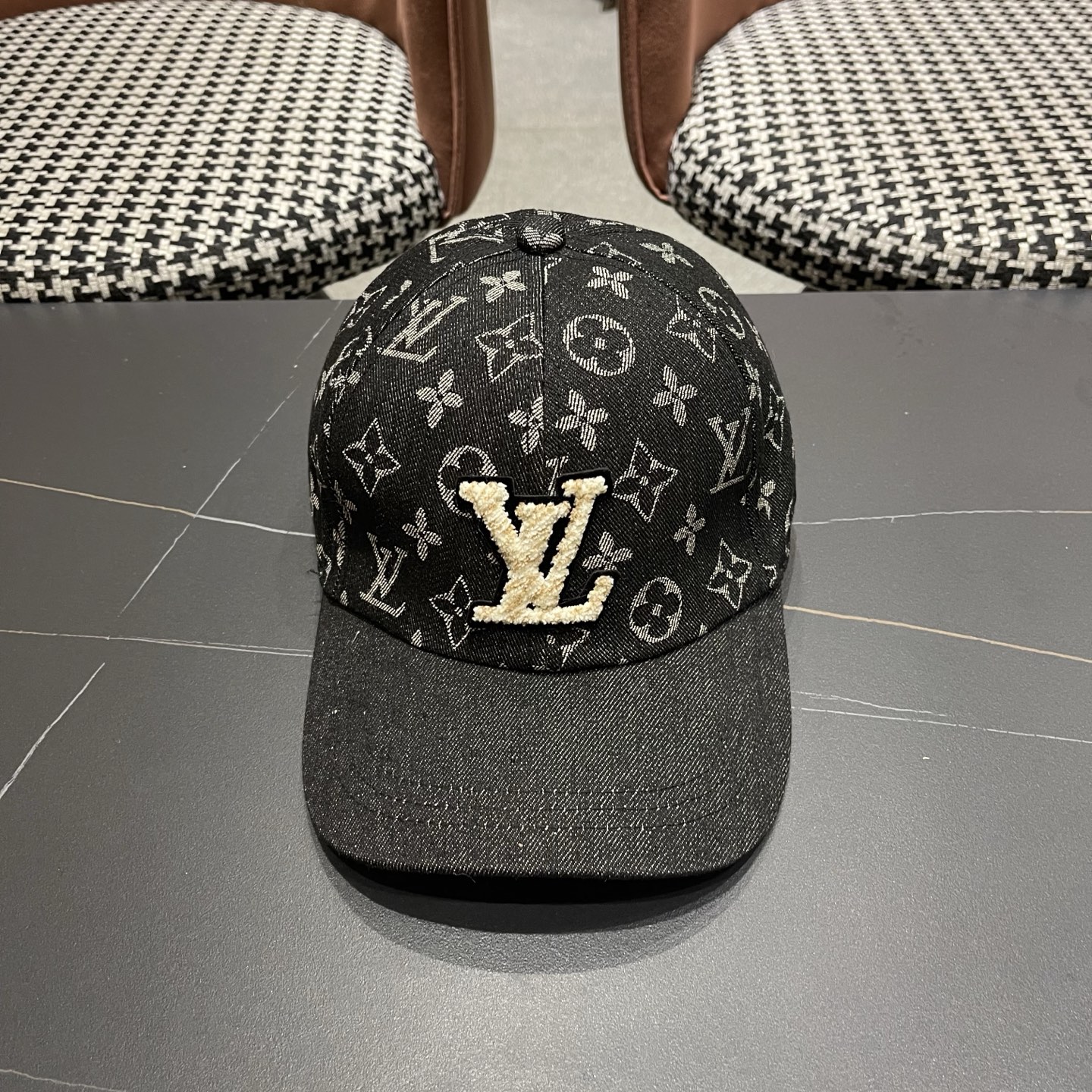 LV路易威登 新款原单棒球帽，LV渐变提花质量超赞，基础头围56，贴片可调节。
