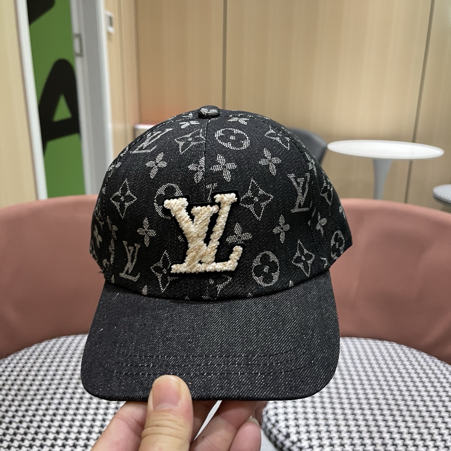 LV路易威登 新款原单棒球帽，LV渐变提花质量超赞，基础头围56，贴片可调节。