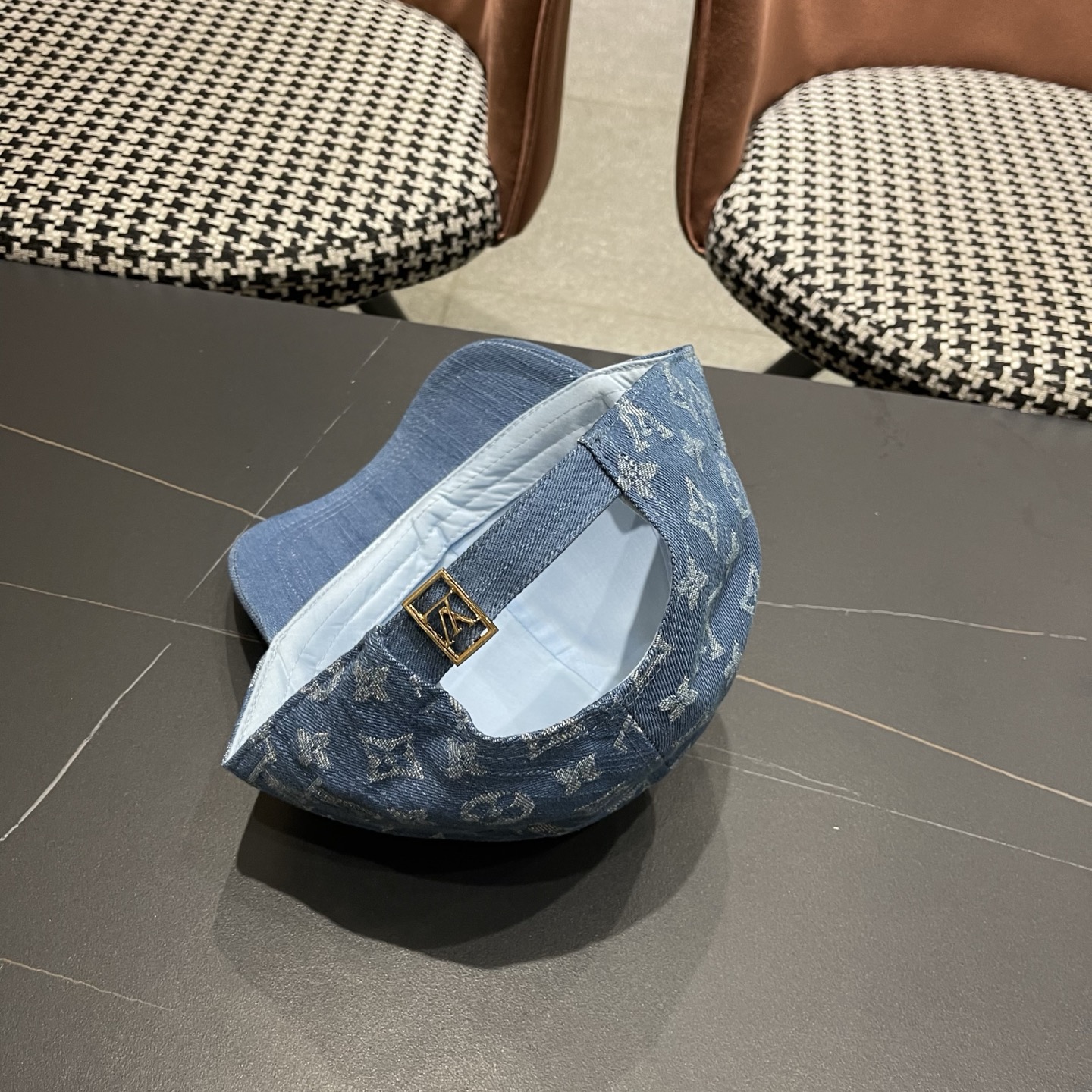 LV路易威登 新款原单棒球帽，LV渐变提花质量超赞，基础头围56，贴片可调节。