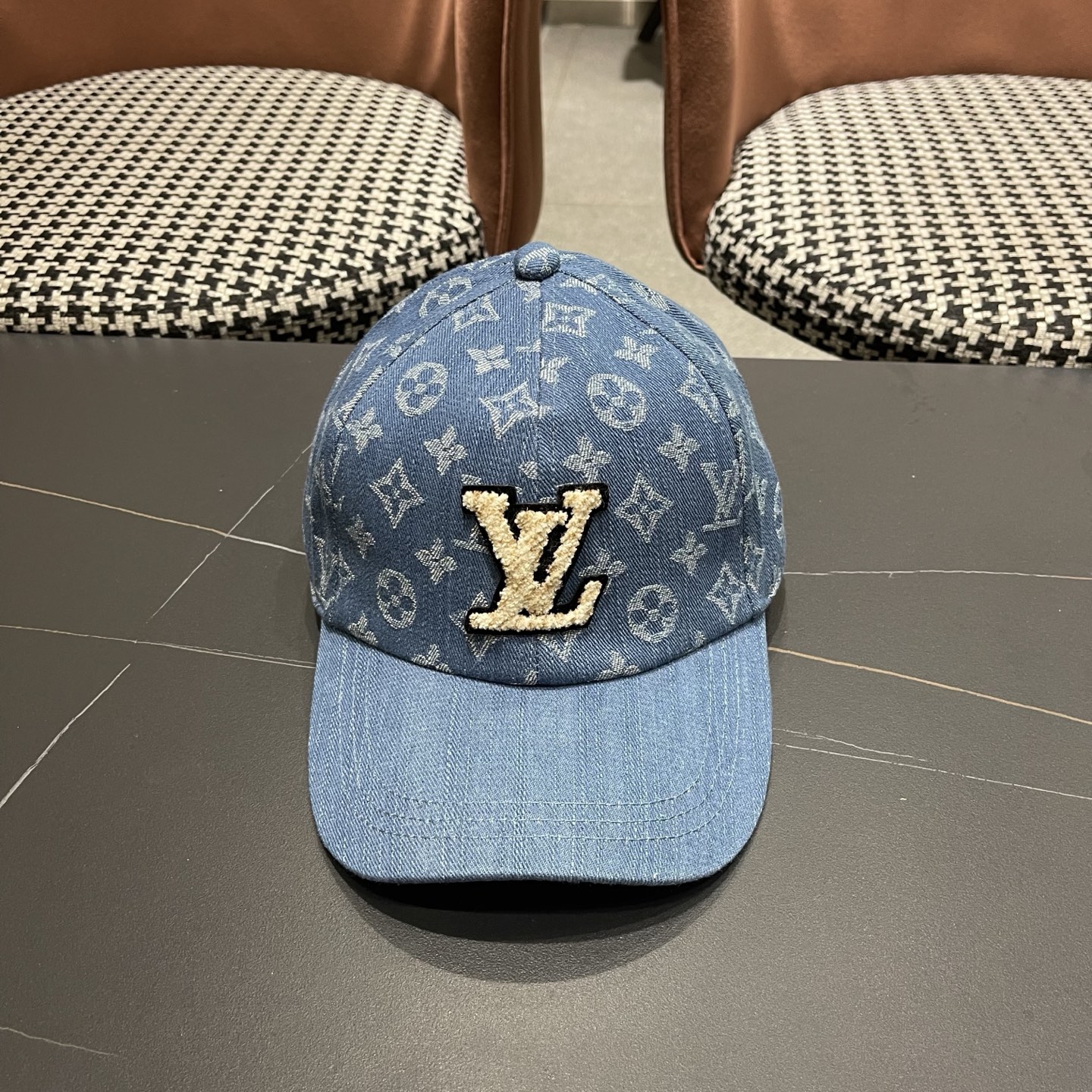 LV路易威登 新款原单棒球帽，LV渐变提花质量超赞，基础头围56，贴片可调节。