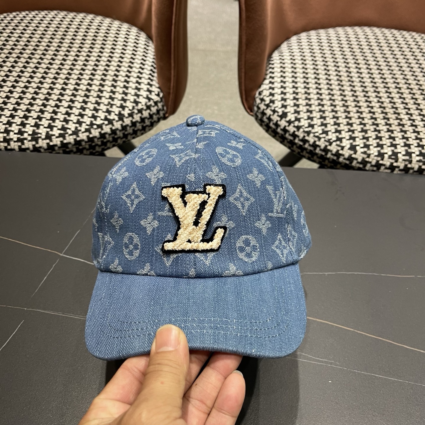 LV路易威登 新款原单棒球帽，LV渐变提花质量超赞，基础头围56，贴片可调节。