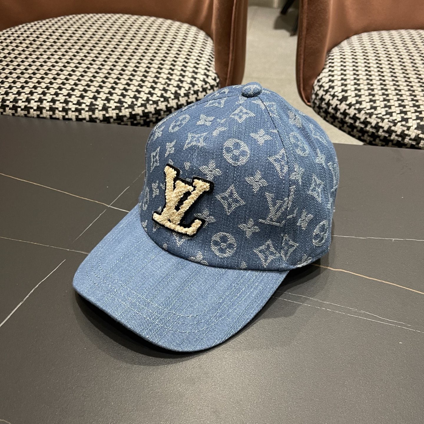 LV路易威登 新款原单棒球帽，LV渐变提花质量超赞，基础头围56，贴片可调节。