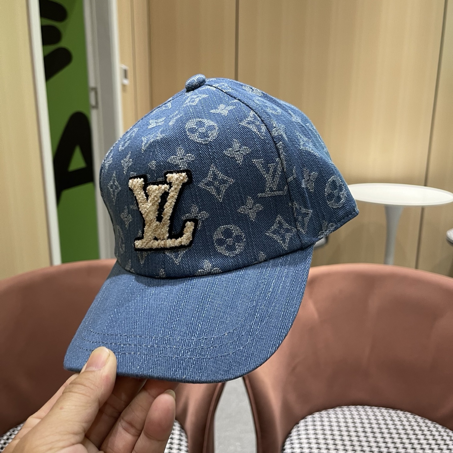 LV路易威登 新款原单棒球帽，LV渐变提花质量超赞，基础头围56，贴片可调节。