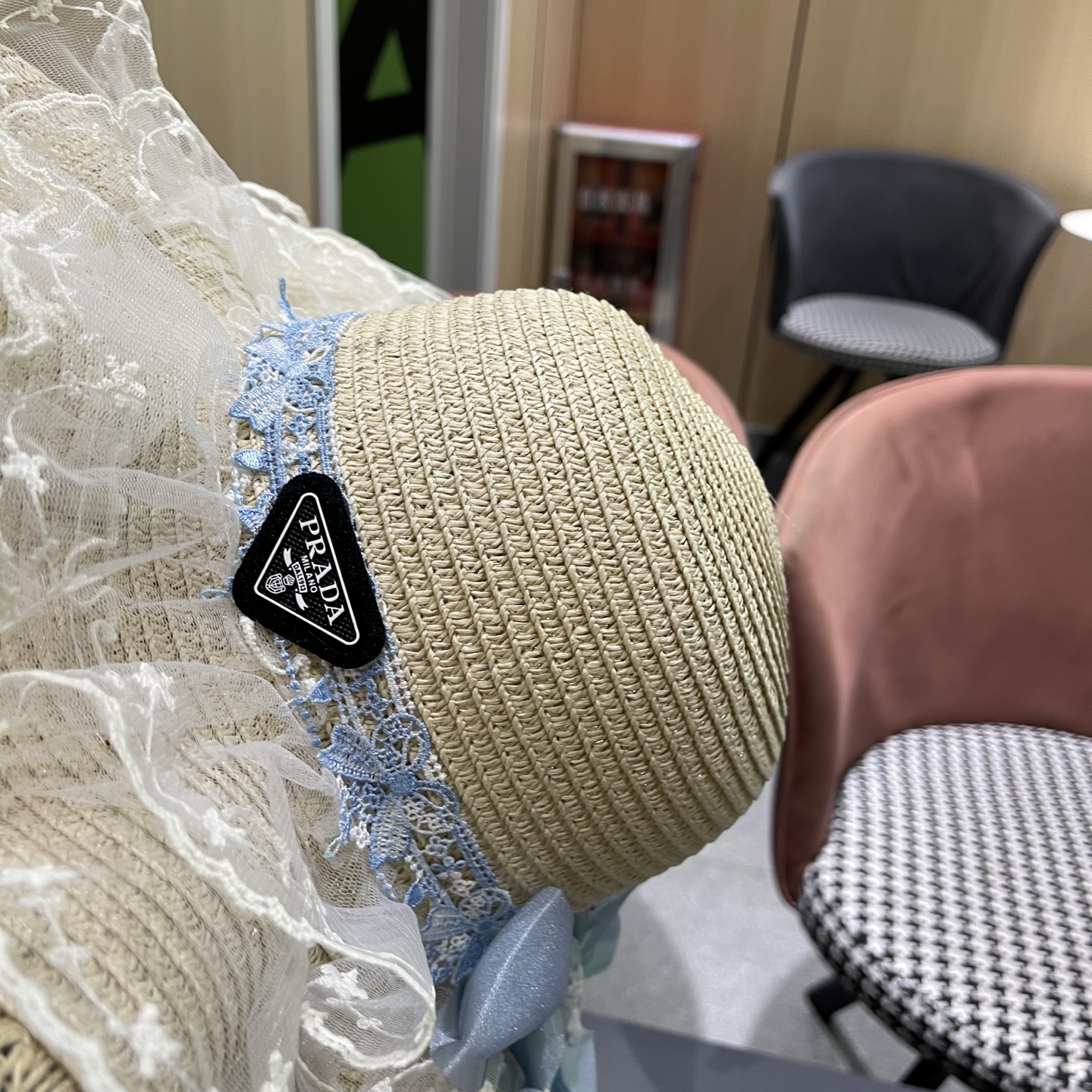 PRADA普拉达 田园风蓝色蕾丝大蝴蝶结草帽夏季防晒小礼帽可爱出游度假风太阳帽