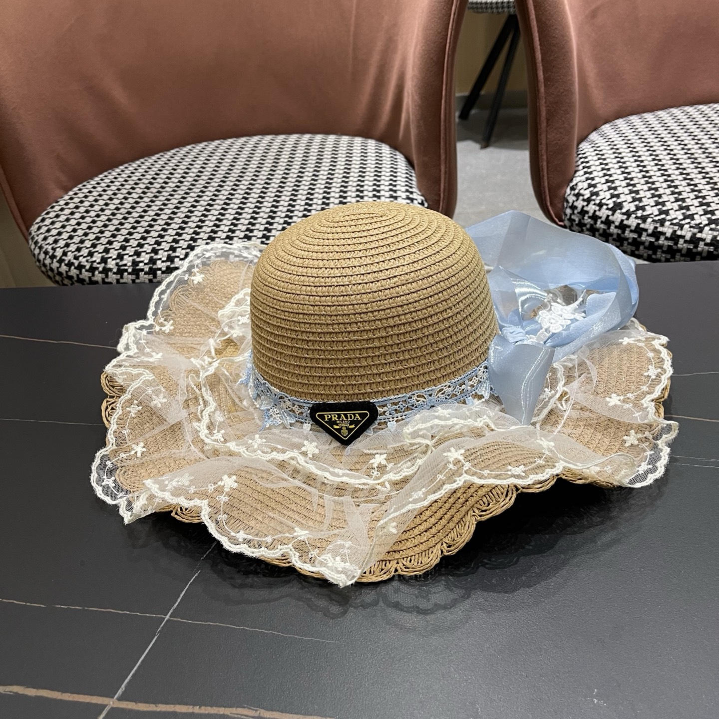 PRADA普拉达 田园风蓝色蕾丝大蝴蝶结草帽夏季防晒小礼帽可爱出游度假风太阳帽