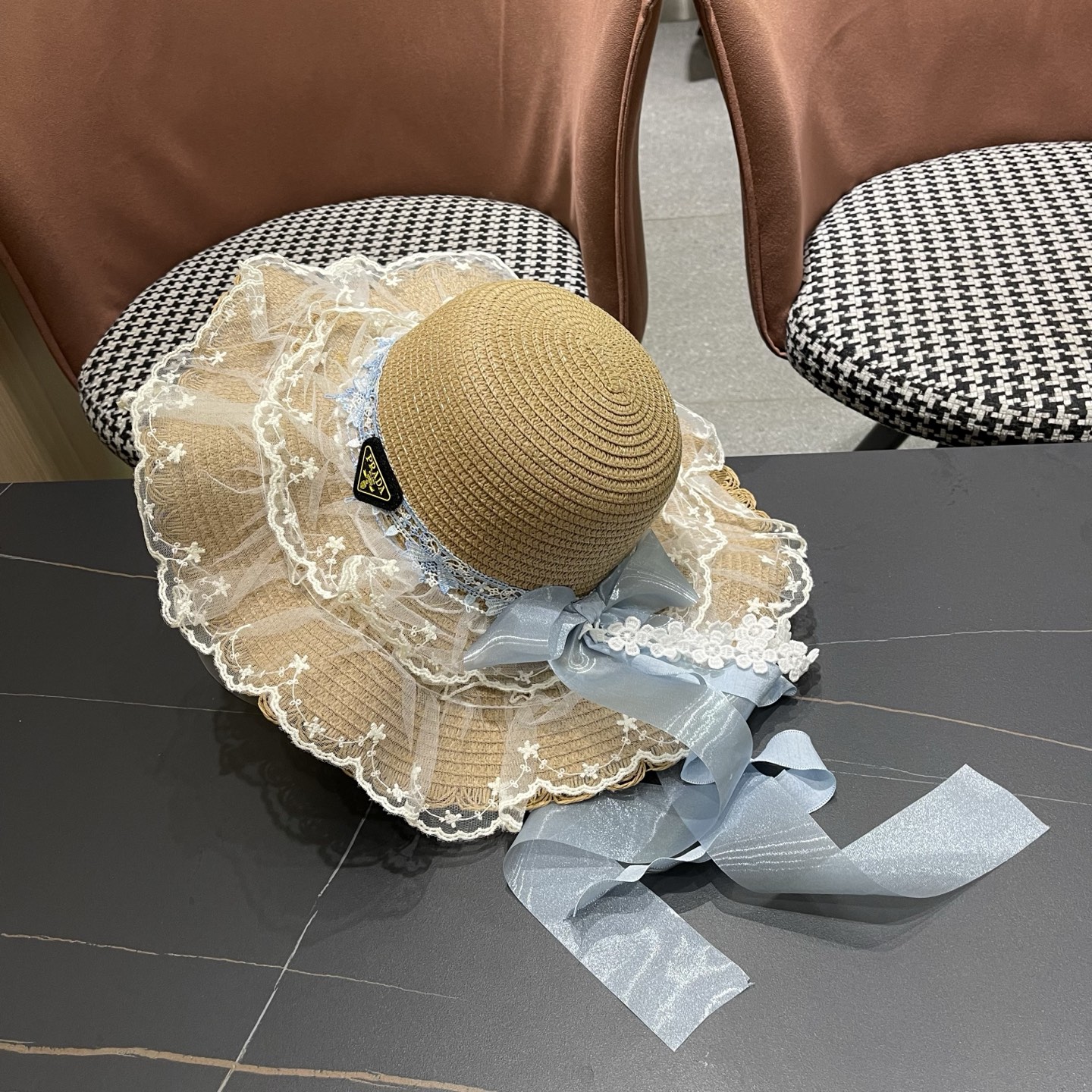 PRADA普拉达 田园风蓝色蕾丝大蝴蝶结草帽夏季防晒小礼帽可爱出游度假风太阳帽