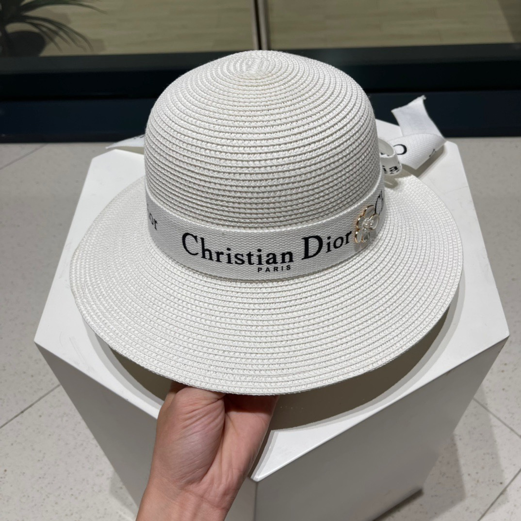 【DIOR迪奥】新款草编遮阳草帽盆帽🤩沙滩风，简约大方，百搭单品～出街首选，新款帽型超美腻，新品上架