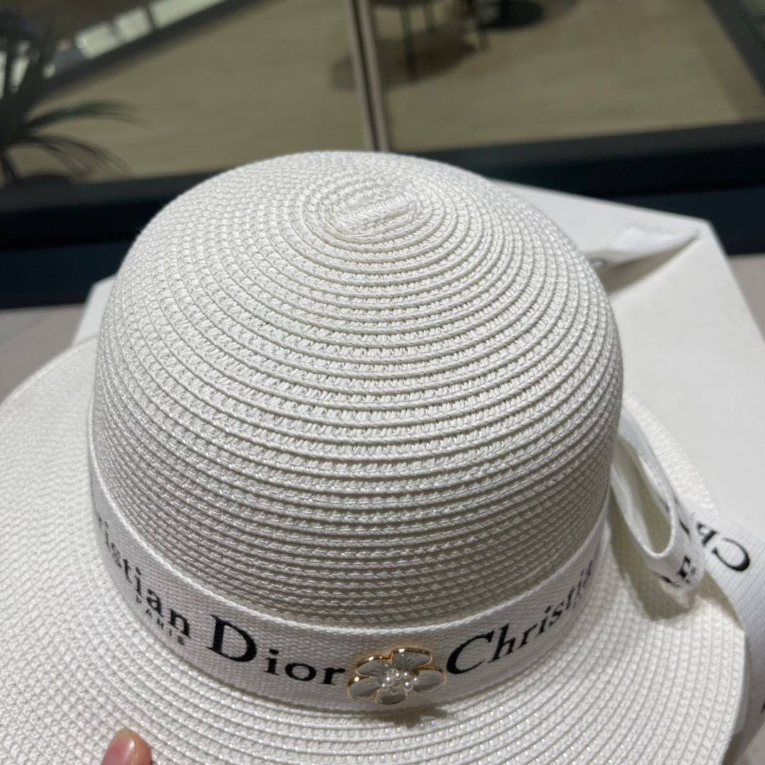 【DIOR迪奥】新款草编遮阳草帽盆帽🤩沙滩风，简约大方，百搭单品～出街首选，新款帽型超美腻，新品上架