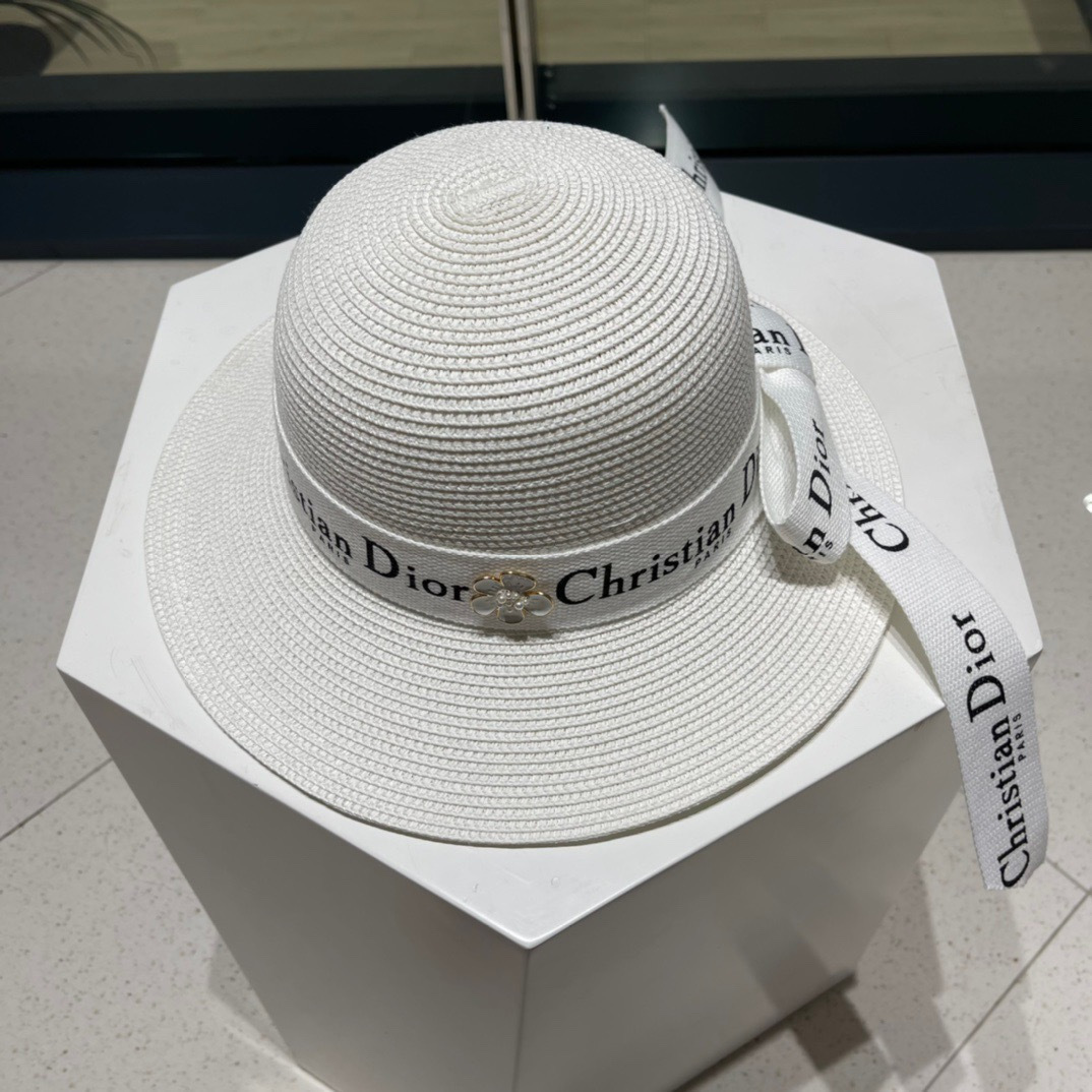 【DIOR迪奥】新款草编遮阳草帽盆帽🤩沙滩风，简约大方，百搭单品～出街首选，新款帽型超美腻，新品上架