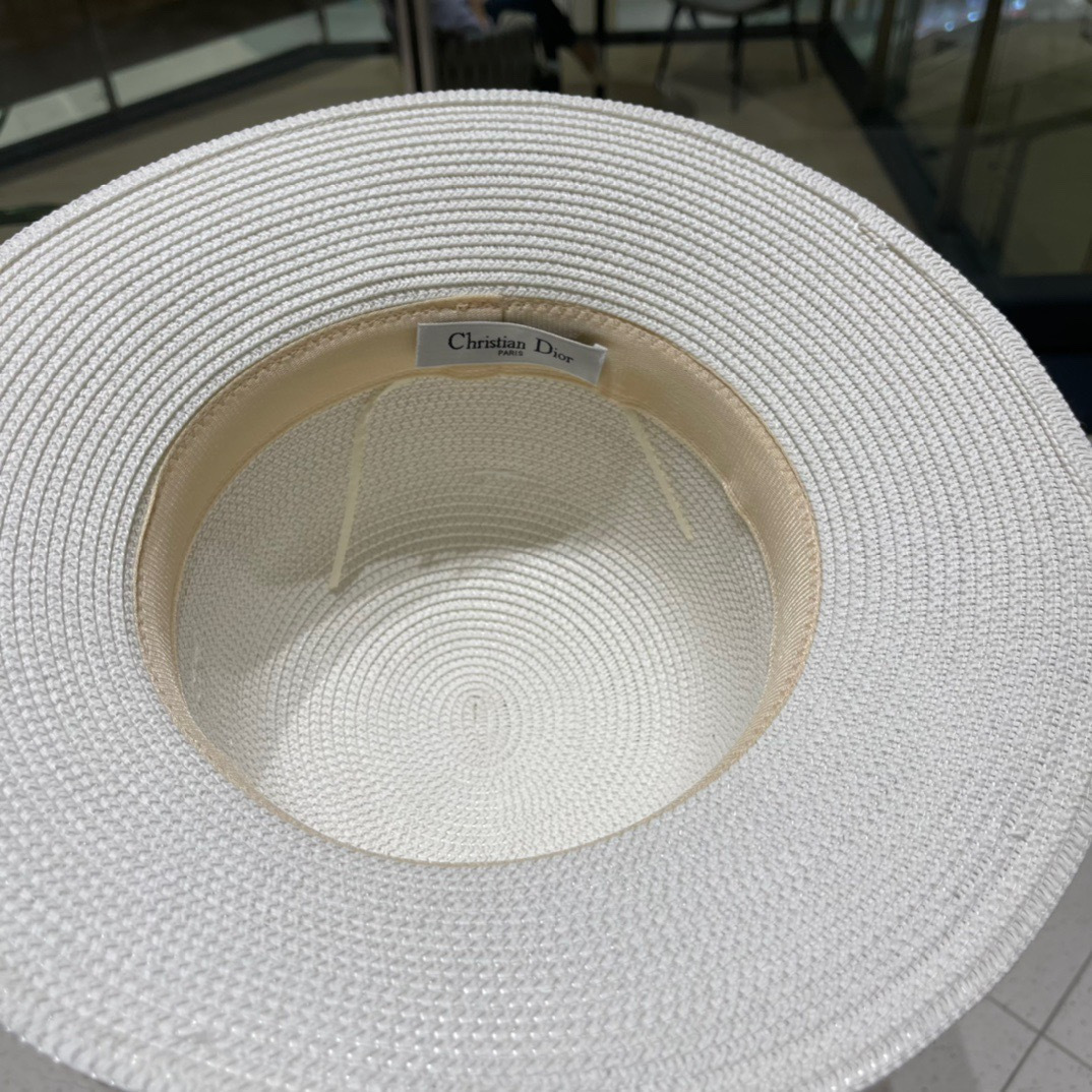 【DIOR迪奥】新款草编遮阳草帽盆帽🤩沙滩风，简约大方，百搭单品～出街首选，新款帽型超美腻，新品上架