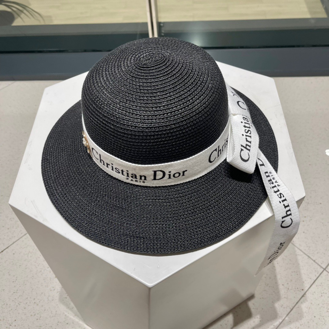 【DIOR迪奥】新款草编遮阳草帽盆帽🤩沙滩风，简约大方，百搭单品～出街首选，新款帽型超美腻，新品上架