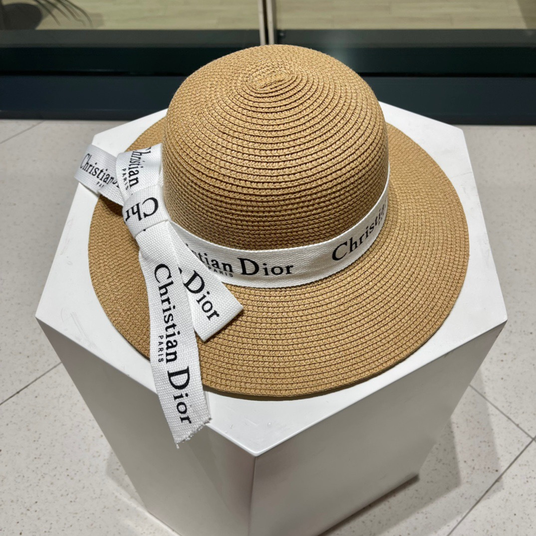 【DIOR迪奥】新款草编遮阳草帽盆帽🤩沙滩风，简约大方，百搭单品～出街首选，新款帽型超美腻，新品上架