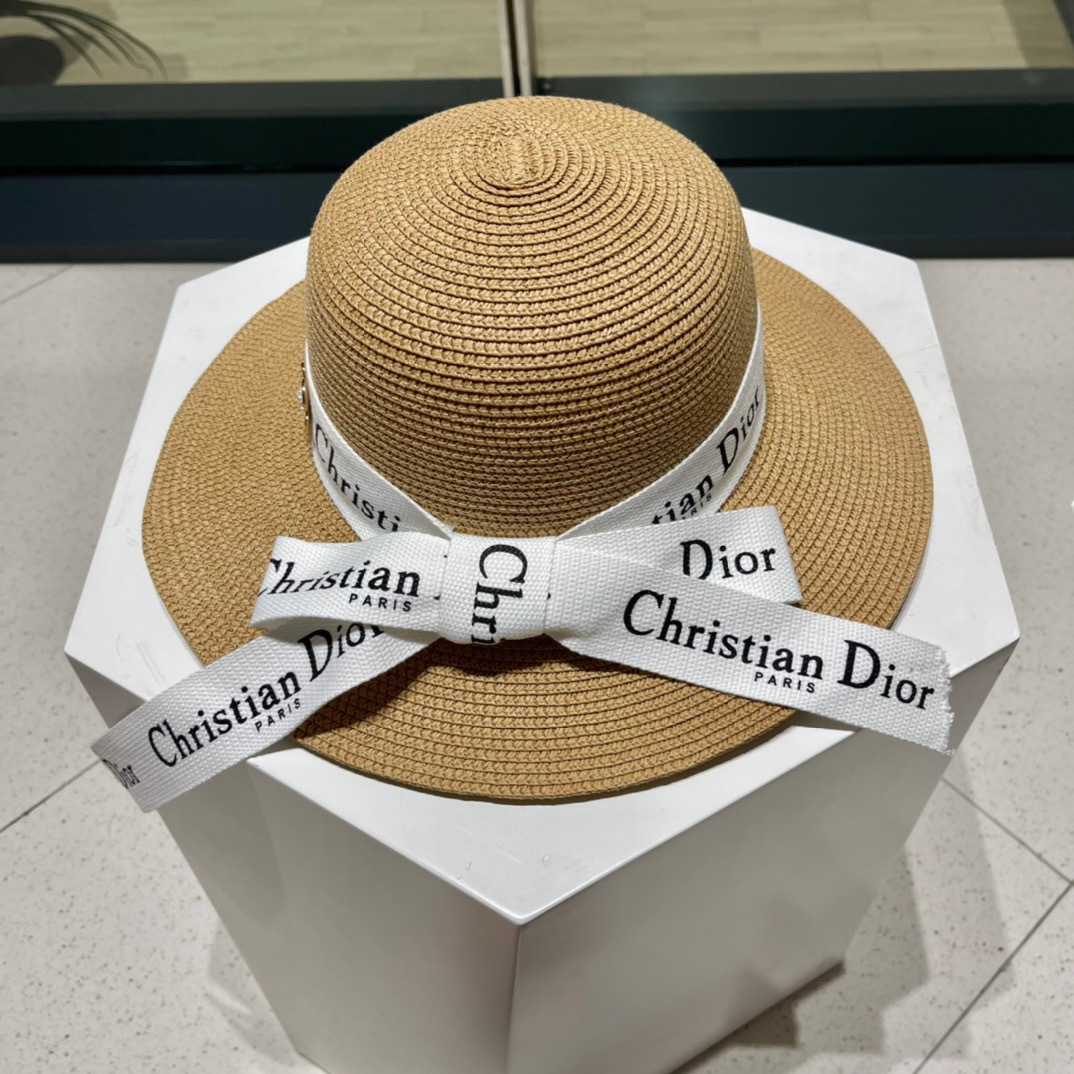 【DIOR迪奥】新款草编遮阳草帽盆帽🤩沙滩风，简约大方，百搭单品～出街首选，新款帽型超美腻，新品上架