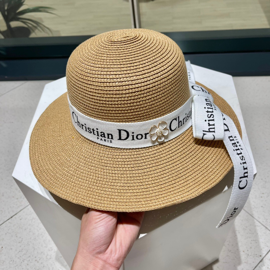 【DIOR迪奥】新款草编遮阳草帽盆帽🤩沙滩风，简约大方，百搭单品～出街首选，新款帽型超美腻，新品上架