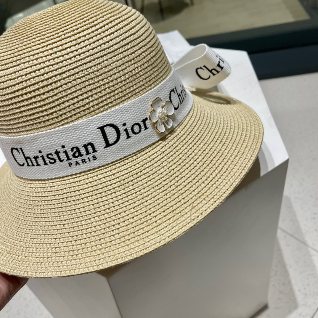 【DIOR迪奥】新款草编遮阳草帽盆帽🤩沙滩风，简约大方，百搭单品～出街首选，新款帽型超美腻，新品上架