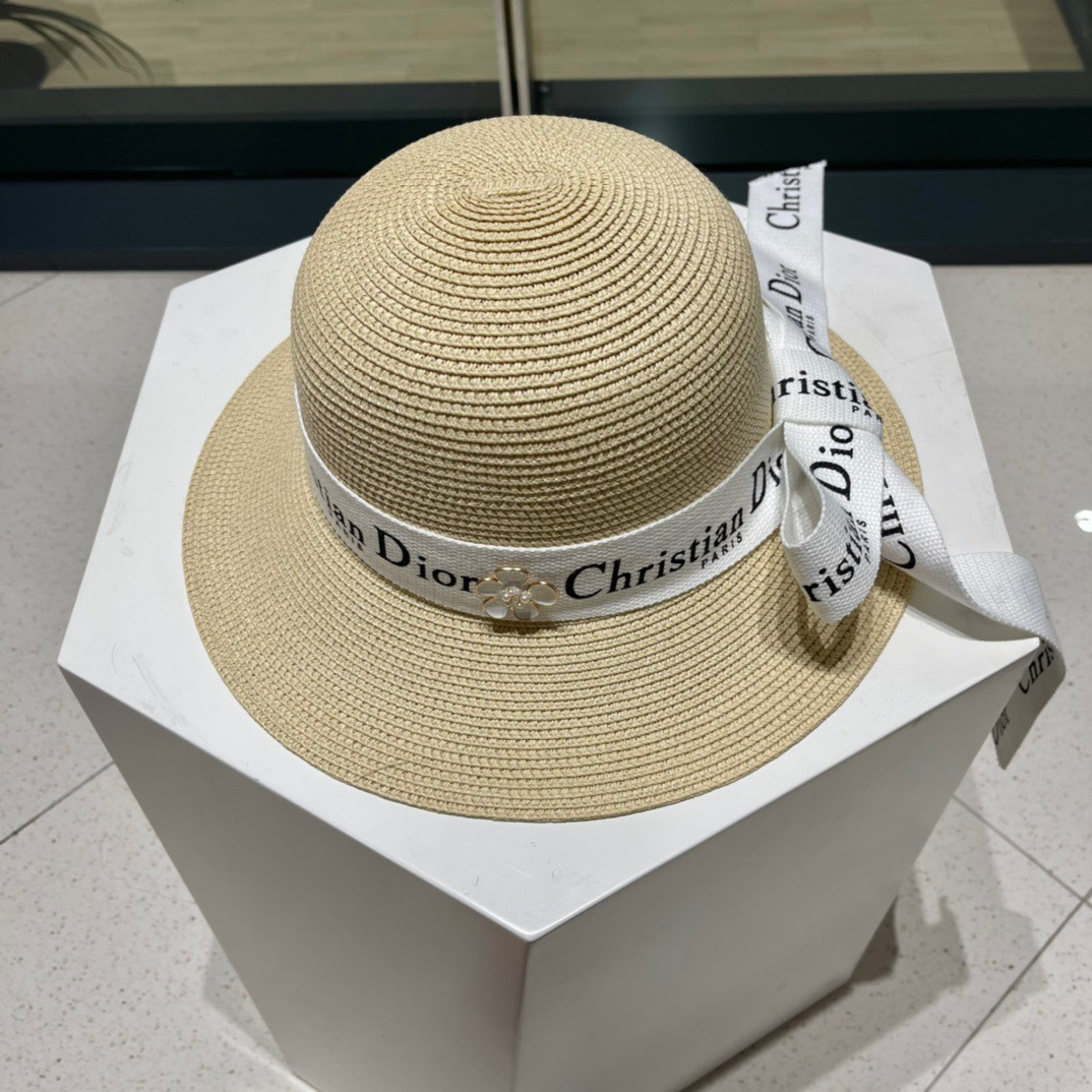 【DIOR迪奥】新款草编遮阳草帽盆帽🤩沙滩风，简约大方，百搭单品～出街首选，新款帽型超美腻，新品上架