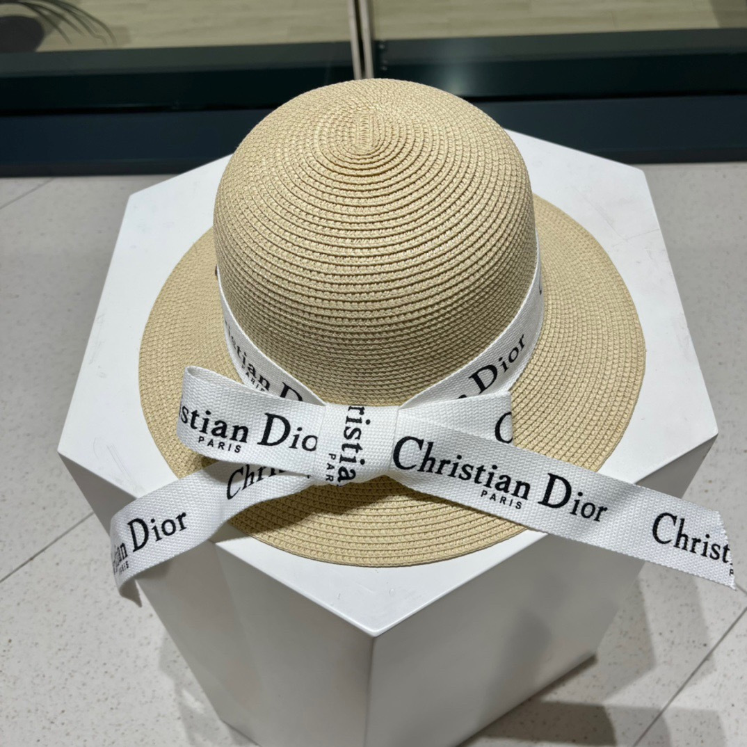 【DIOR迪奥】新款草编遮阳草帽盆帽🤩沙滩风，简约大方，百搭单品～出街首选，新款帽型超美腻，新品上架