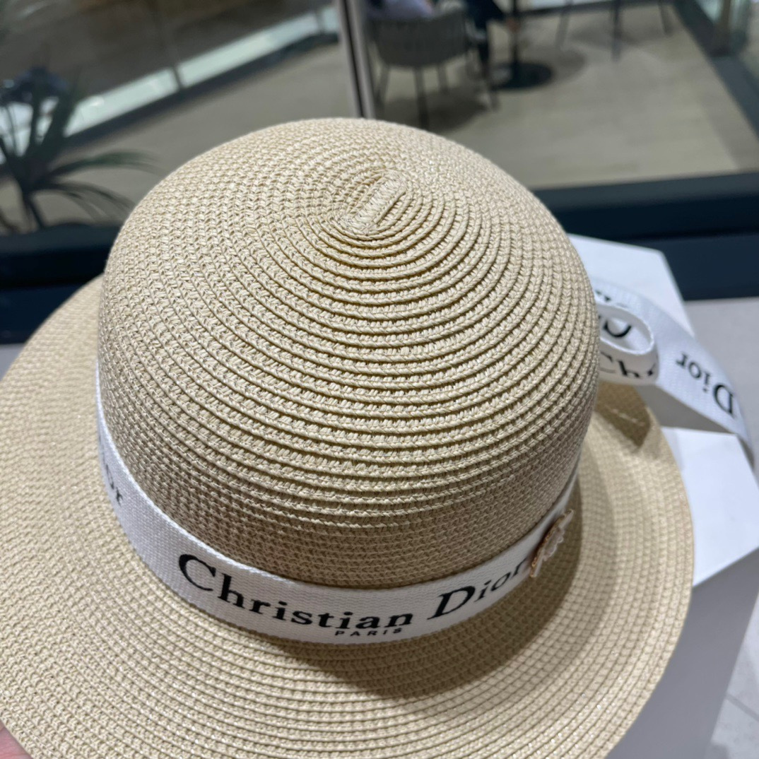 【DIOR迪奥】新款草编遮阳草帽盆帽🤩沙滩风，简约大方，百搭单品～出街首选，新款帽型超美腻，新品上架