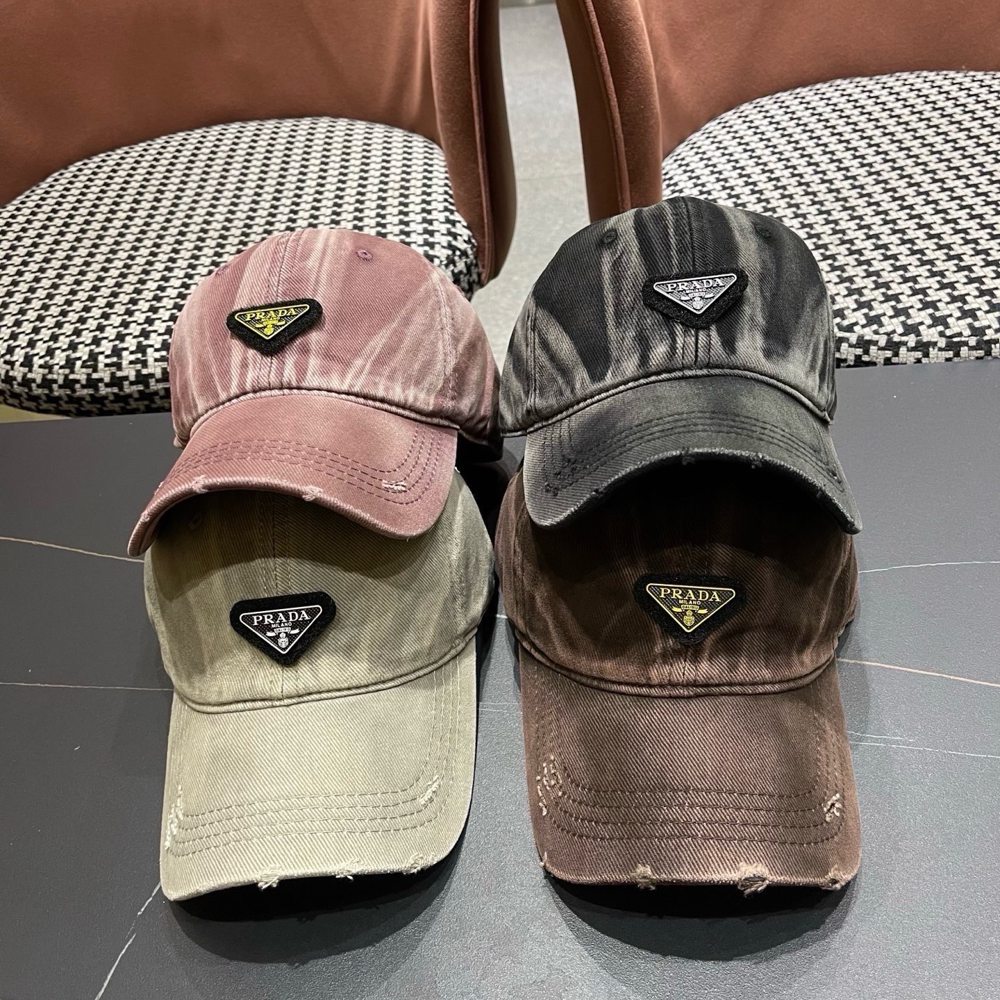 普拉达PRADA 三角标水洗棒球帽女显脸小潮帽子美式百搭软顶鸭舌帽男