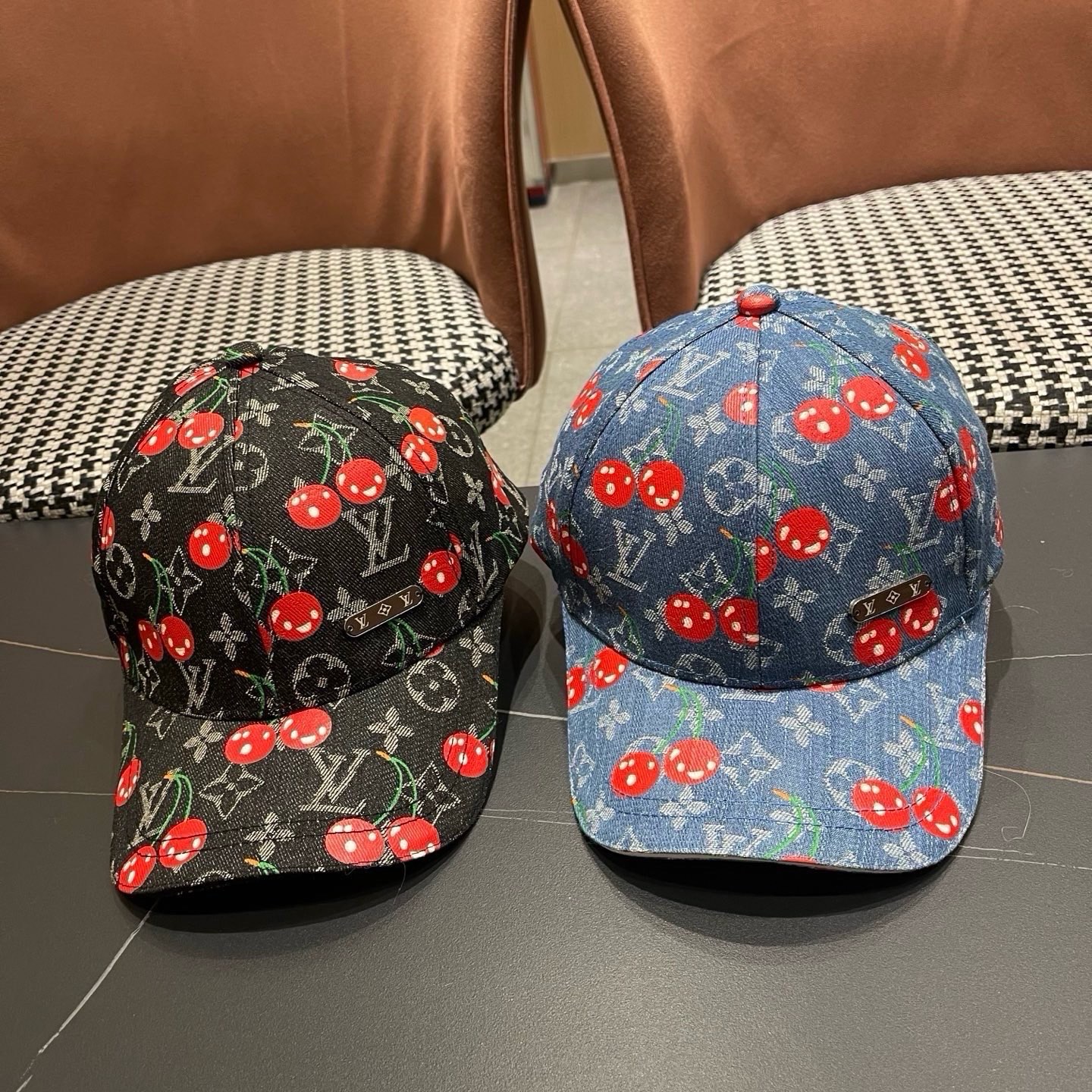 LV路易威登新款原单棒球帽，经典棋盘格，1:1开模订制，原版专柜布料帅气质量超赞，基础头围56，贴片可调