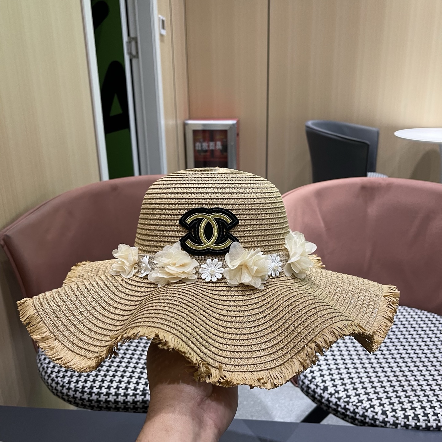 CHANEL香奈儿 大帽檐花环遮阳草帽夏季沙滩海边度假沙滩帽时尚防紫外线太阳帽女