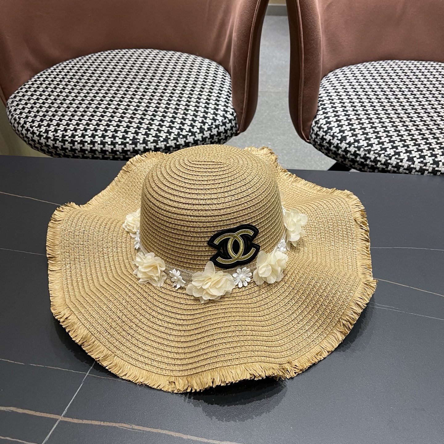 CHANEL香奈儿 大帽檐花环遮阳草帽夏季沙滩海边度假沙滩帽时尚防紫外线太阳帽女