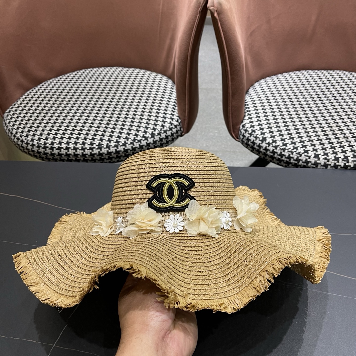 CHANEL香奈儿 大帽檐花环遮阳草帽夏季沙滩海边度假沙滩帽时尚防紫外线太阳帽女