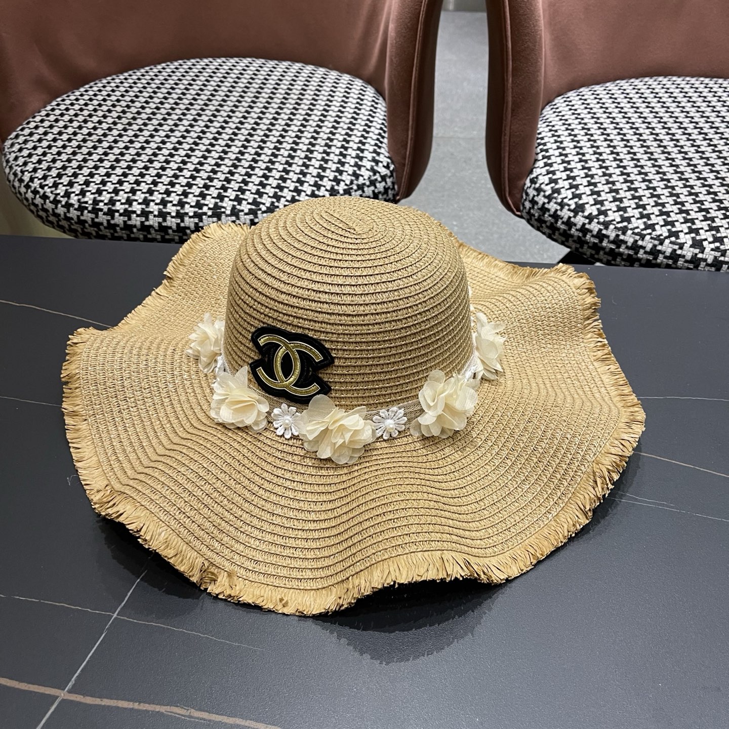 CHANEL香奈儿 大帽檐花环遮阳草帽夏季沙滩海边度假沙滩帽时尚防紫外线太阳帽女