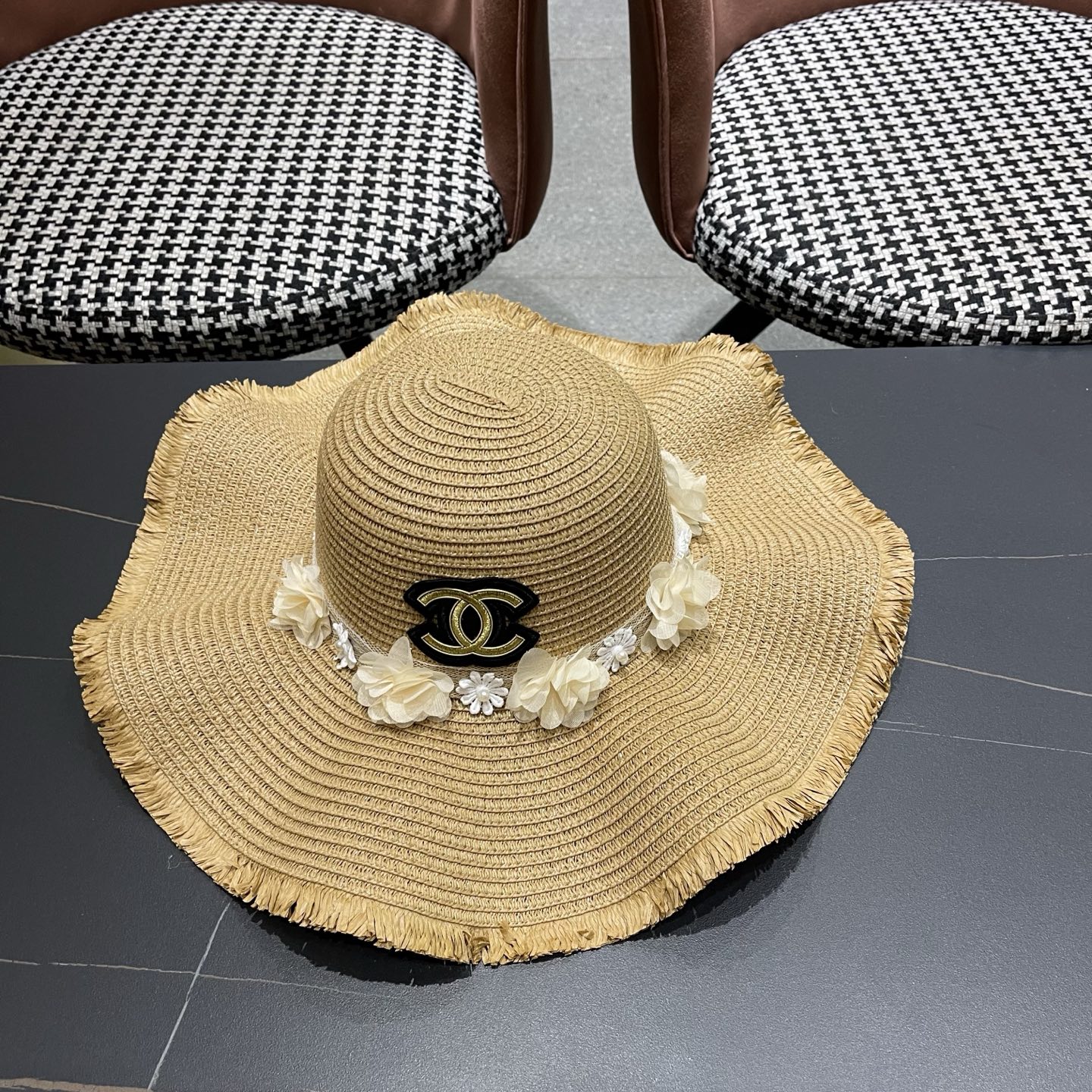 CHANEL香奈儿 大帽檐花环遮阳草帽夏季沙滩海边度假沙滩帽时尚防紫外线太阳帽女