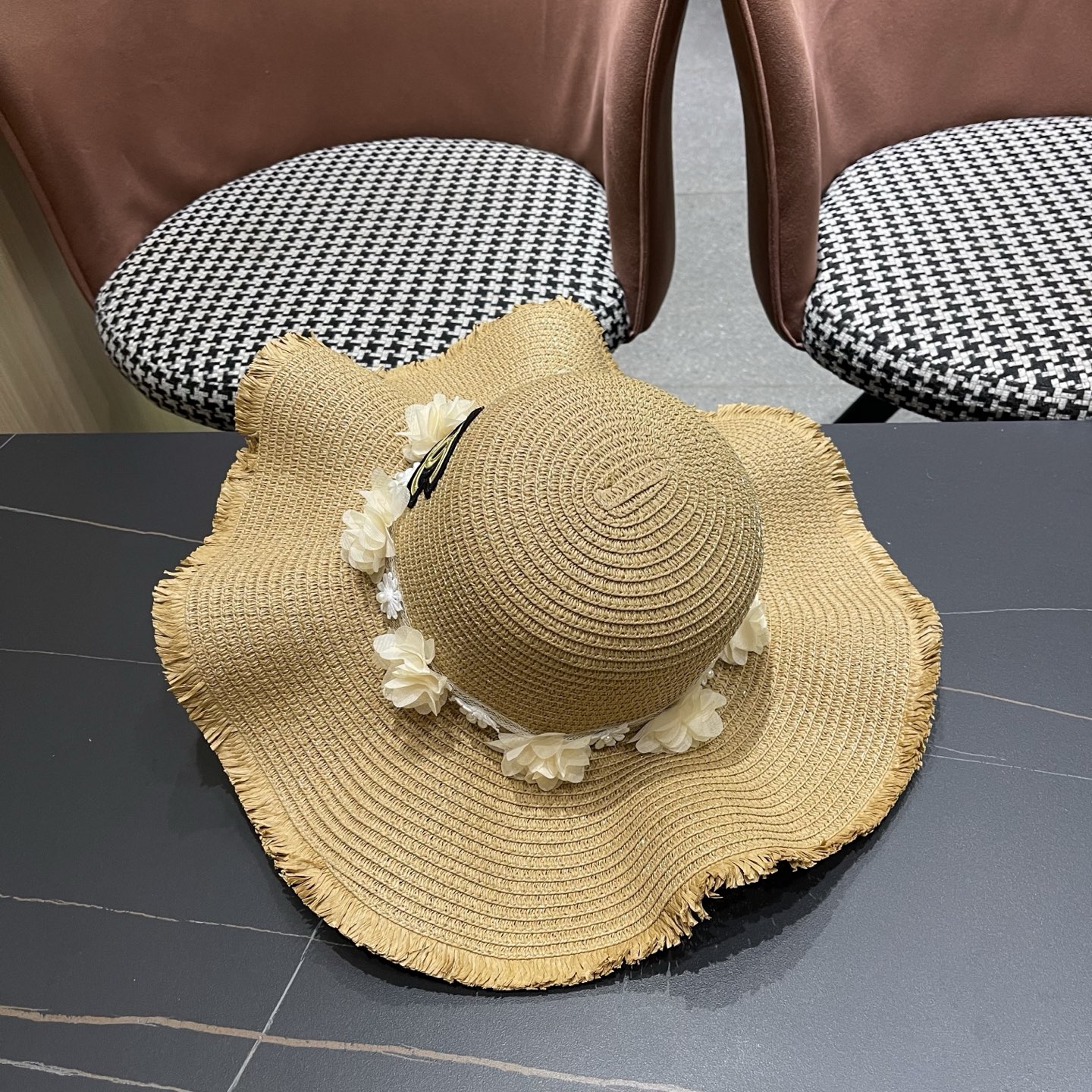 CHANEL香奈儿 大帽檐花环遮阳草帽夏季沙滩海边度假沙滩帽时尚防紫外线太阳帽女